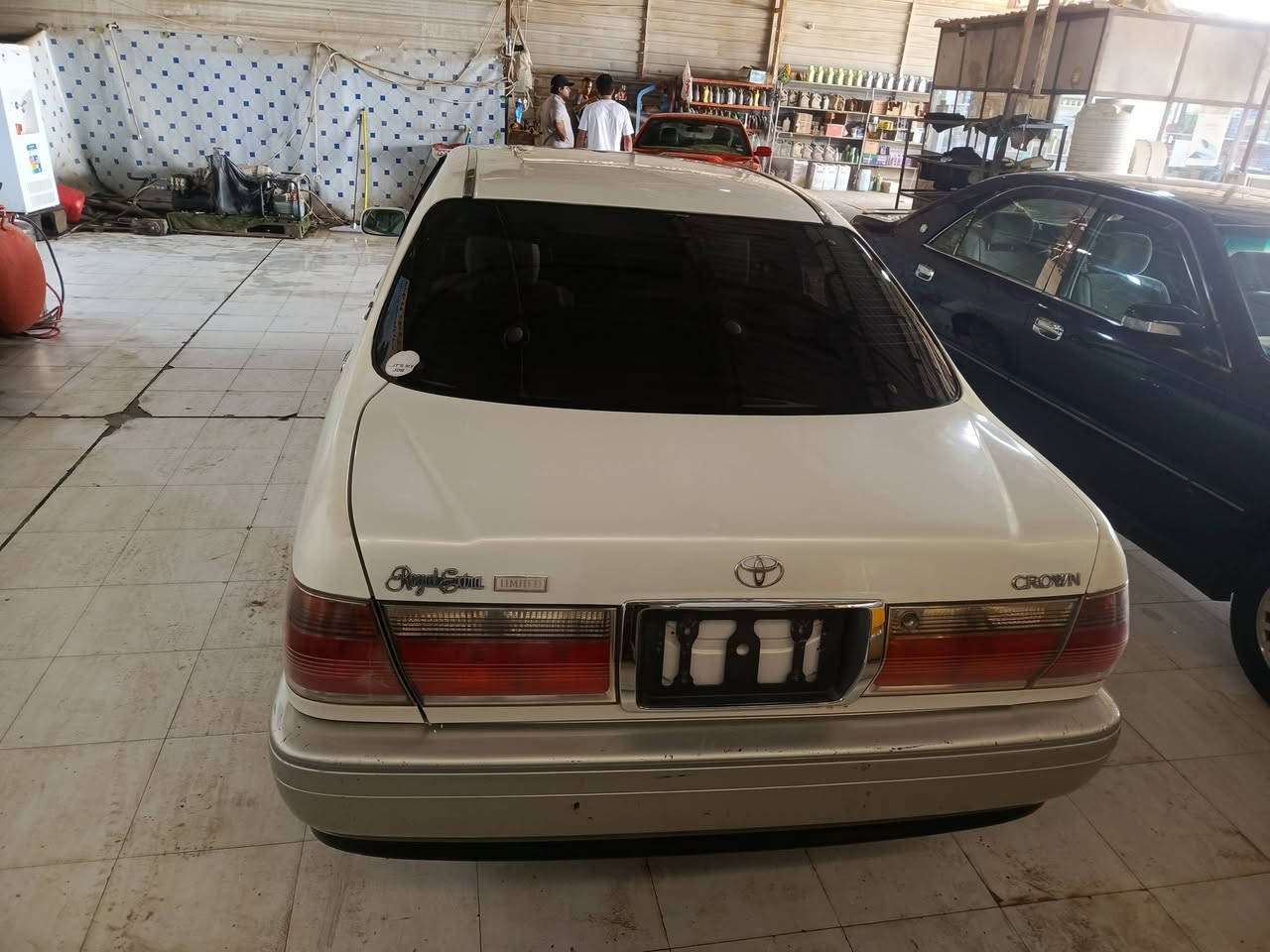 السلام عليكم سياره ادوات دكمتين كصت جنطه تبريد وحداديه ودواخل ومكينه وكير كله جديد والمكينه في فتي تخم تاير منظومه جديده مال تبريد السعر 30 والاتصال 
على هذا الرقم ***********
العنوان ذي قار
