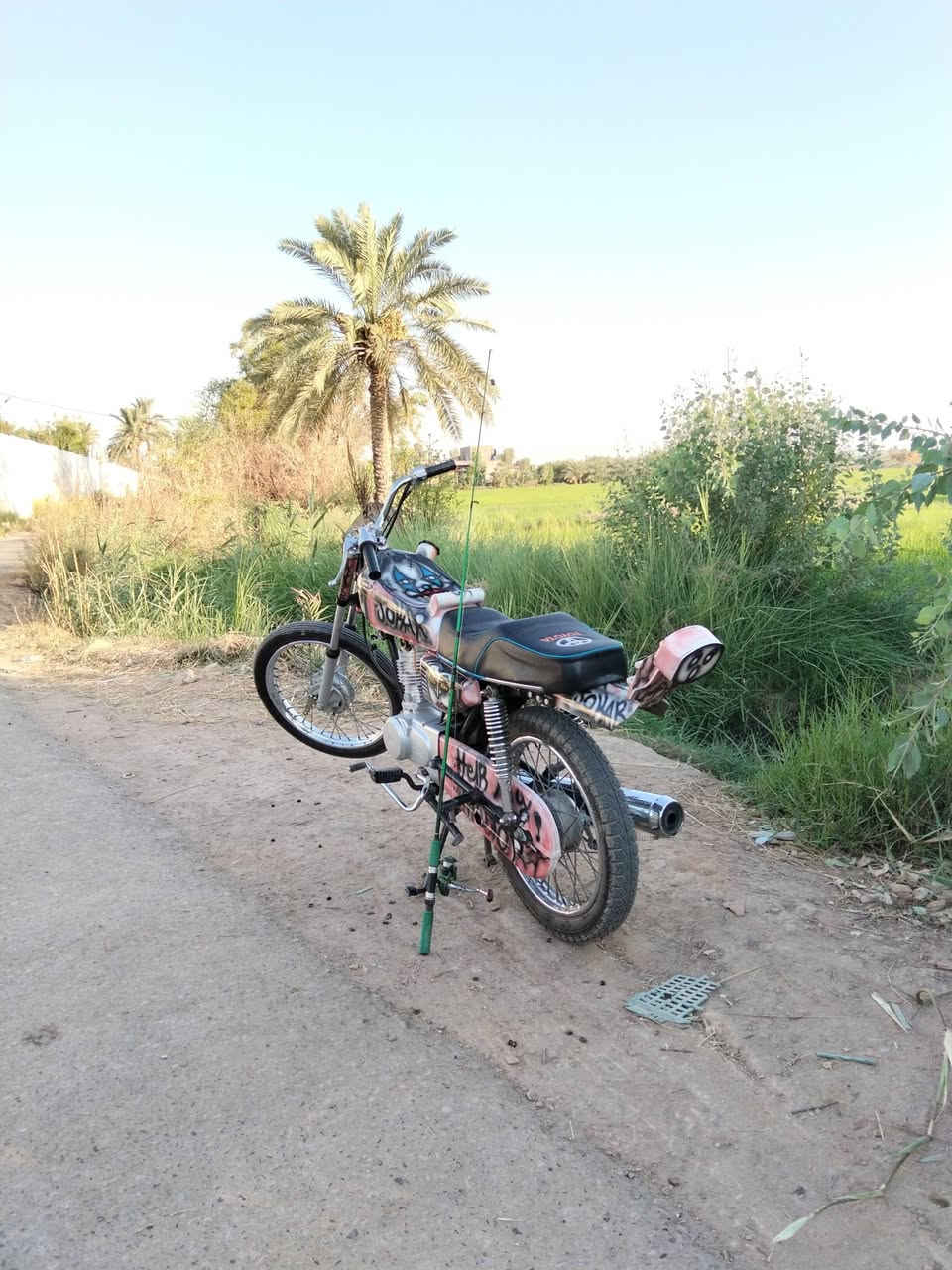 السلام عليكم اربعه كير للبيع سكنر موشم جديد ونضيفه الدراجه السعر 750 وبيه مجال مكينه ما مفتوحه المكان نجف مشخاب *********** وترهم مراوس بسكنر كامله
