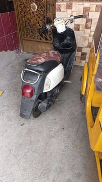 دراجه للبيع بوليس شغال الدراجه سعر 400 وبيها مجال07773032153
