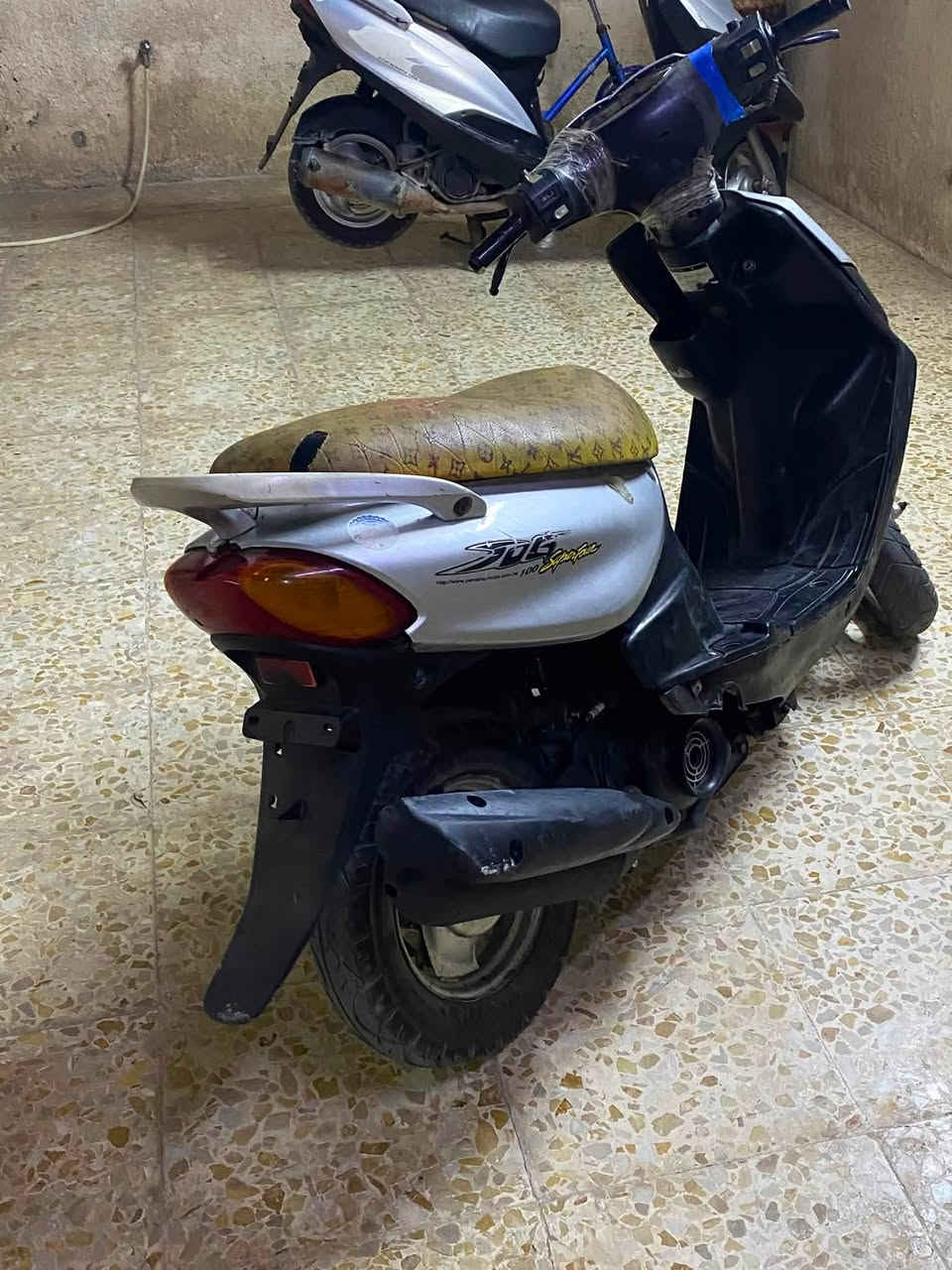 دراجه للبيع ماكس قجمة دراجه خير من الله عوزها كهربائيات بيها باتري بس تربطك دراجه تحمس الشارع حمس ابيع كوم حديد هية شغالة هندر بس تربط الباتري تشتغل سلف السعر 300وبيها مجال للطيبين موجود وتساب ***********
