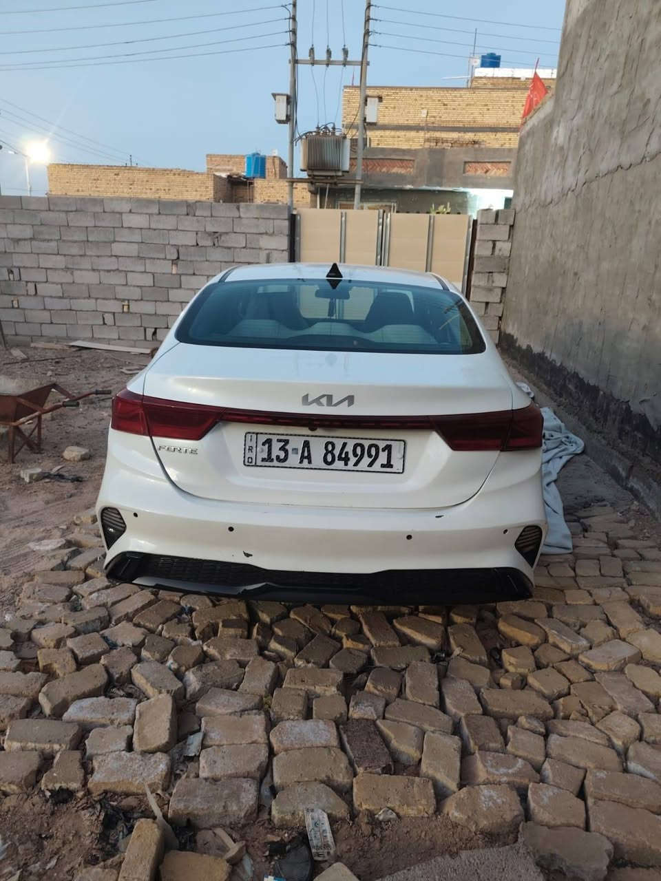 السلام عليكم كيه فورتي للبيع موديل 22معوقين ميسان سياره حادثها قبق جنطه مبدل بلاد وتعديل جاملغ السياره ماشيه 75الف السعر 140وبيه مجال***********
