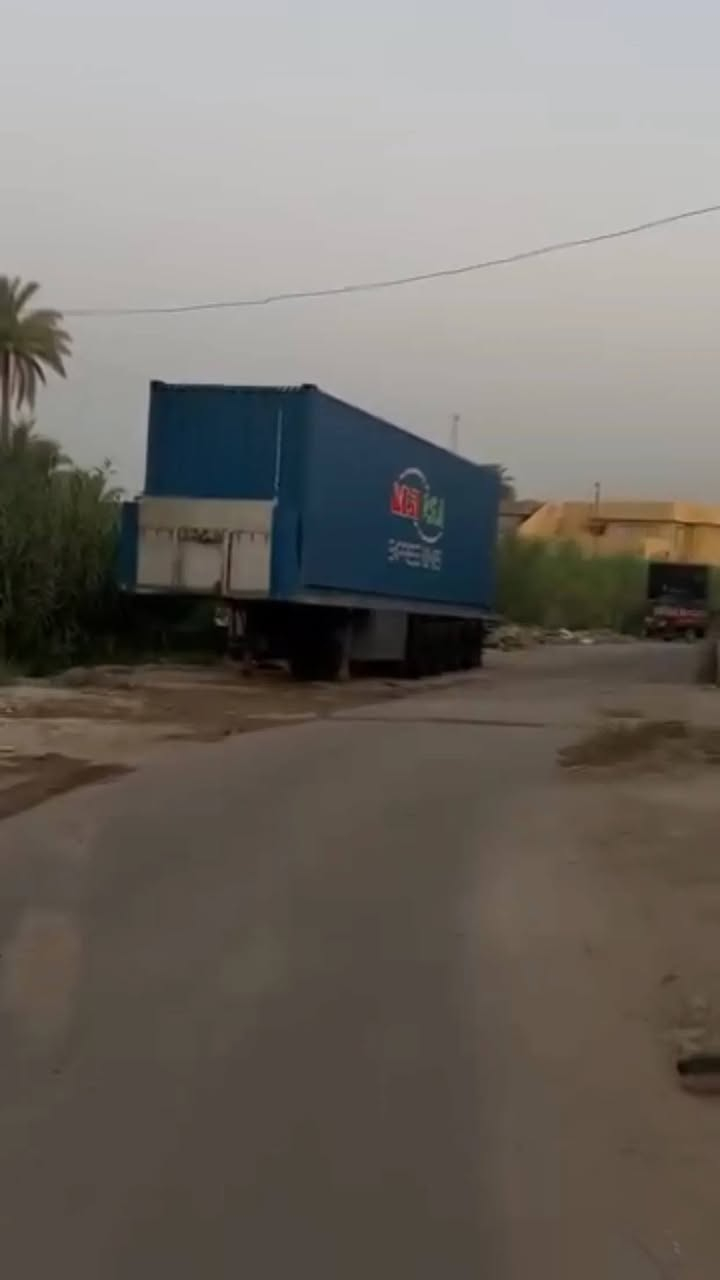 السلام عليكم عربانه مغلون للبيع
كامله من كلشي مكانها بغداد سعرها ٦٥وبي مجال للاستفسار اتصال:***********

نص مكتوب في الصور:
- رافع خشمه لوحش ليوم شامخ عل هذوللك ناس 🧿🪬