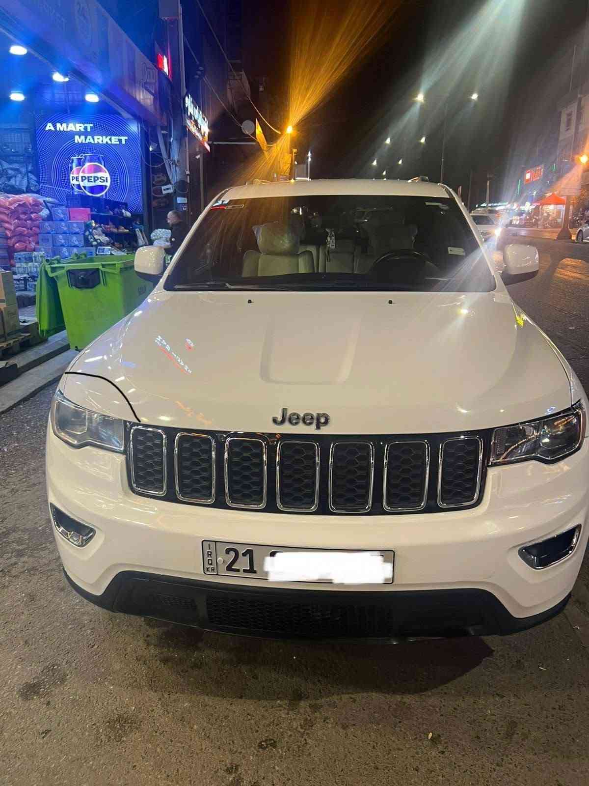 جیب گراند چیرۆکی 2019 
سپی بەفری 4WD
تەنها ٥٨ هەزار ڕۆشتووە 

سەیارەی ماڵی خۆمەو یەک دەستە 
مواسەفات ناوکرێمی، کوشن جڵد، کوشن کارەبایی،شەغال، بەسمە، دوو دەرگا بەسمە،
 ئۆتۆ هۆڵد و ئۆتۆ ستۆپ، شاشە گەورە،کامێرا،
 ڕادار،ئاوێنە فۆتۆ و Assist وە دژە فول، حاسە، دەبڵ ئەکسل، تەبرید دەبڵزۆن 
 تەبرید مەرکەزی ٤ مۆدی لێخوڕی هەیە
‏Sport، Eco، Auto ،manual سیتمی ئۆفرۆد،کاڕپلەی،ڤۆلیۆم و تەحدیدسورعە، تەلەفۆن،لیدی ناوەوە،تراکشن و دژەخلیسک
زۆر مواسەفاتی تر..……

 سعر ٢٢٠ 

زۆر تازە و جوان ماوەتەوە 
بێدەعم و لێدران، ڕەقەم شەنسیم داناوە
زۆر پاک و تازەیە 
٢ پەڵەی بچوک بۆیاخی هەیە لای خۆمان بووە دیاریم کردووە
سپێری دانەگیراوە

ژمارەی خاوەنی 
***********
*********** السليمانية, العراق
