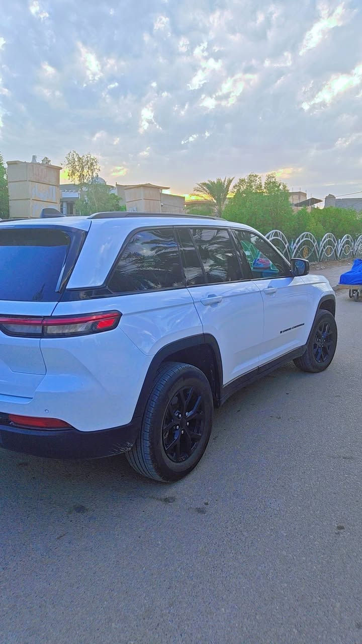 جيب موديل ٢٠٢٥ للبيع بسعر جداً جدا مناسب مستعجل عالبيع
