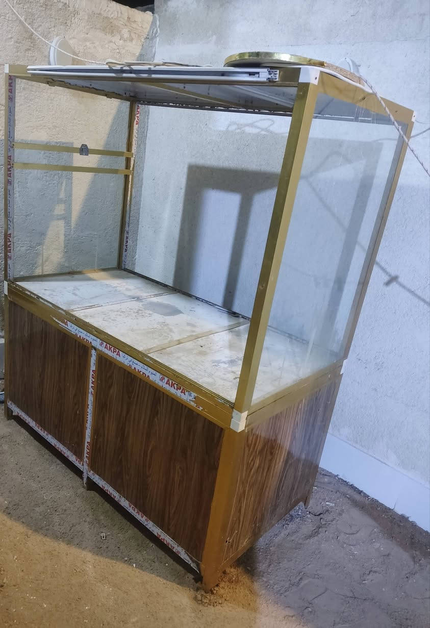 ميز للبيع المكان البصره سعر 150 وبي مجال 
***********
