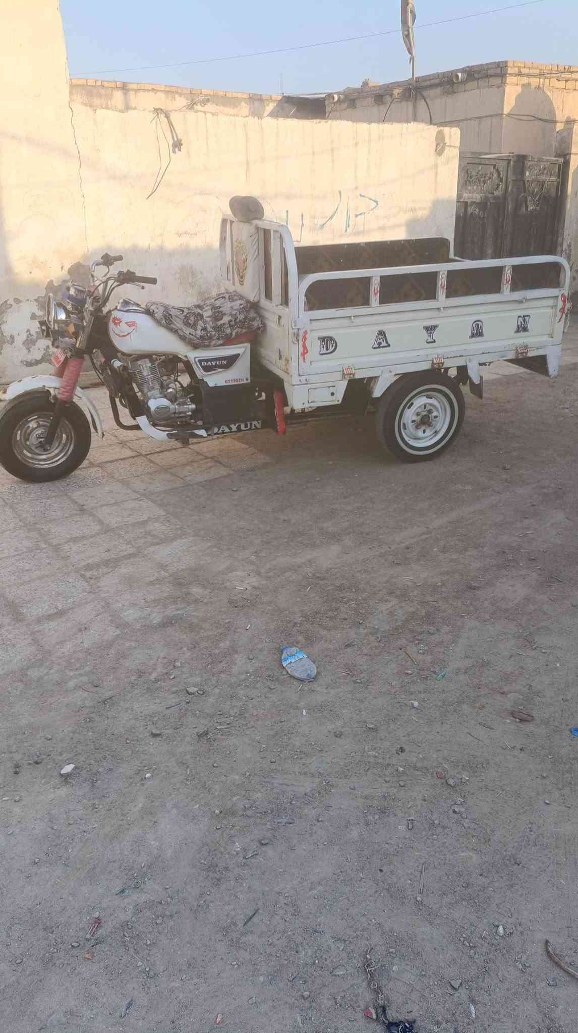 سلام عليكم ستوته لبيع موديل 9 تعمير مال مديل 25 كله جديد مكينه بلكرتون شاصي مكفول بدي جديد كهربائيات كله شغاله بس عوزه باتري ريته بأحد ونص وبيه مجال مال جناي ولمو شراي له تصال رجان شراب بي خير ودلل لحك لن محتاج وريد بيع هثه رقمي ***********

نص مكتوب في الصور:
- 18/09/2026 11:14 POCO M6 PRO
- 18/09/2026 11:13 POCO M6 PRO