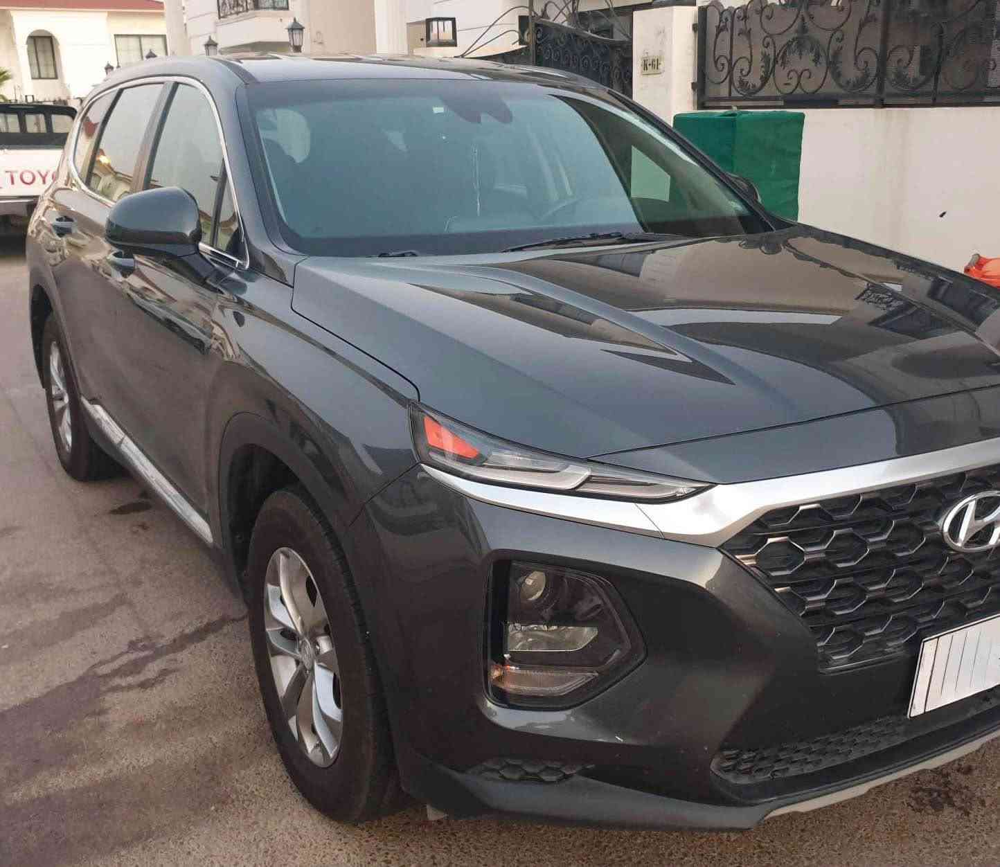 Santafe 2020 ،سنتافي ٢٠٢٠
سنتافي وارد امريكي 
الضرر صبغ موجود حول الرقم بالصندوق الخلفي للسيارة
اربعة سلندر 
ماشية ١١٠
رقم اربيل 
Gti
*********** دهوك, العراق
