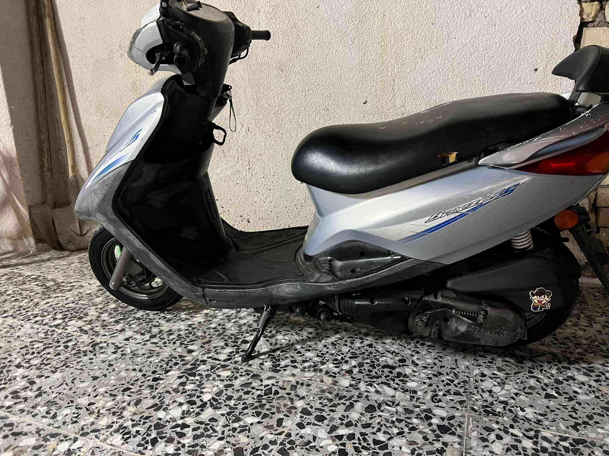 دراجه بغبغاء رمبه مكينه بلاديه كفرات بلاديه دراجه خيره من الله جديده   جيب فيتر وفحصه وين ماتريد مكينه نظيفه بكارتون مكاني بغداد رقم ***********
