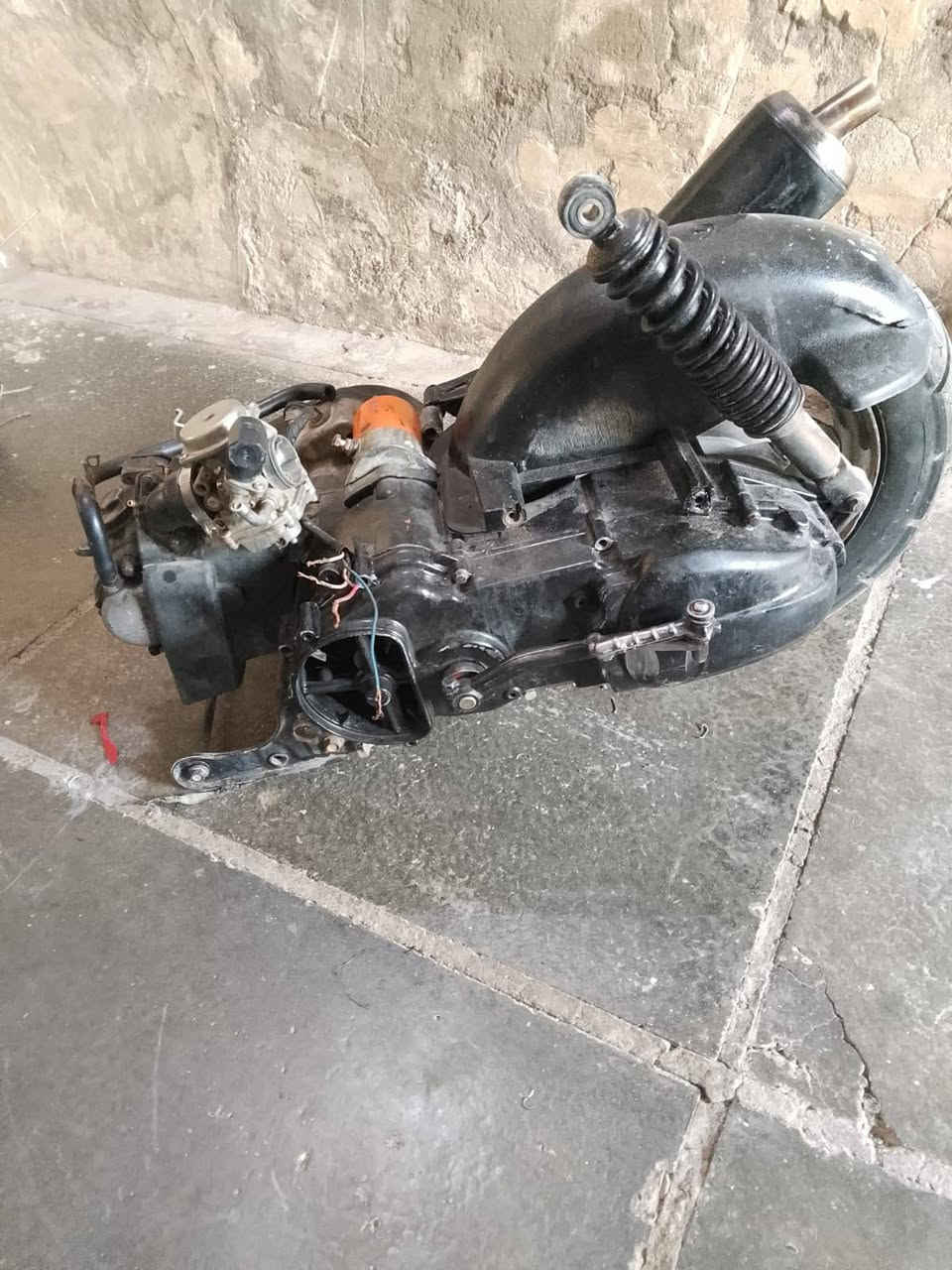 سلام عليكم محرك للبيع شرط الفحص لاتبخير ولانضخ شلعا معدل كامل تاير جديد بس الكابريتر تجاري ونقص شوتة فقط شرط النعومة صلنصا ايف ايم كفالة تاخذا من باب البيت سعرا 150والشراي يتصل ***********
