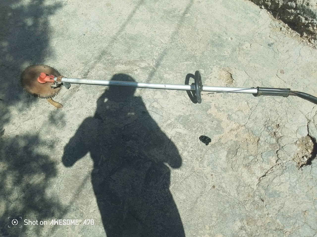 سلام عليكم حاشوشه للبيع جاهزه من كلشي محرك نضيف لا يبخر ولا كايم عوزه بس ابلك ويده مال بانزين قرص جديد شرط نص جره تشتغل مكاني رفاعي سعر خاص واتساب ***********

نص مكتوب في الصور:
- Shot on AWESOME A70