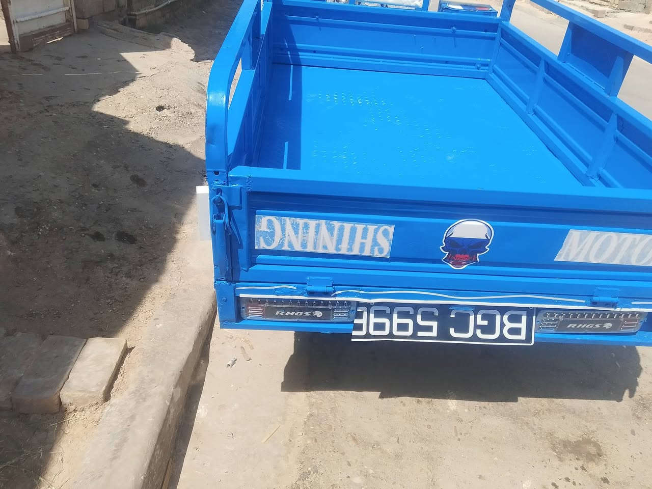 جمره للبيع موديل 18 ستوته مصبوغه صبغ حراري للجماليه ستوته جاهزه ماعايزه شي كبل للشغل السعر واحد و٦٠٠ للاتصال عله لرقم ***********
