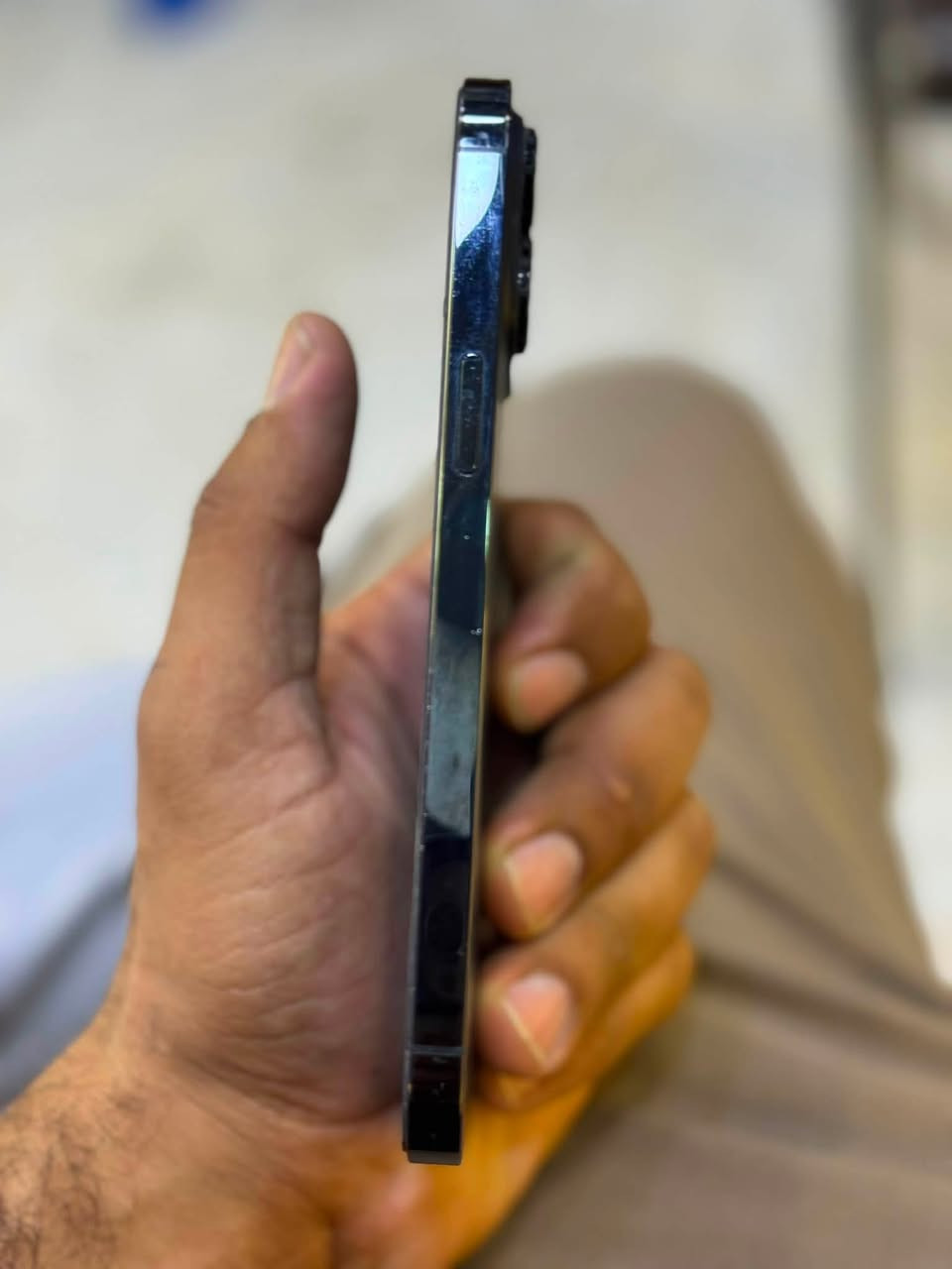 السلام عليكم ايفون 14برو ماكس بطاريته 78جهاز بلادي كلشي ممبدل بيه شرط على الفحص عارضه 850وبيه مجال للاستفسار ***********
