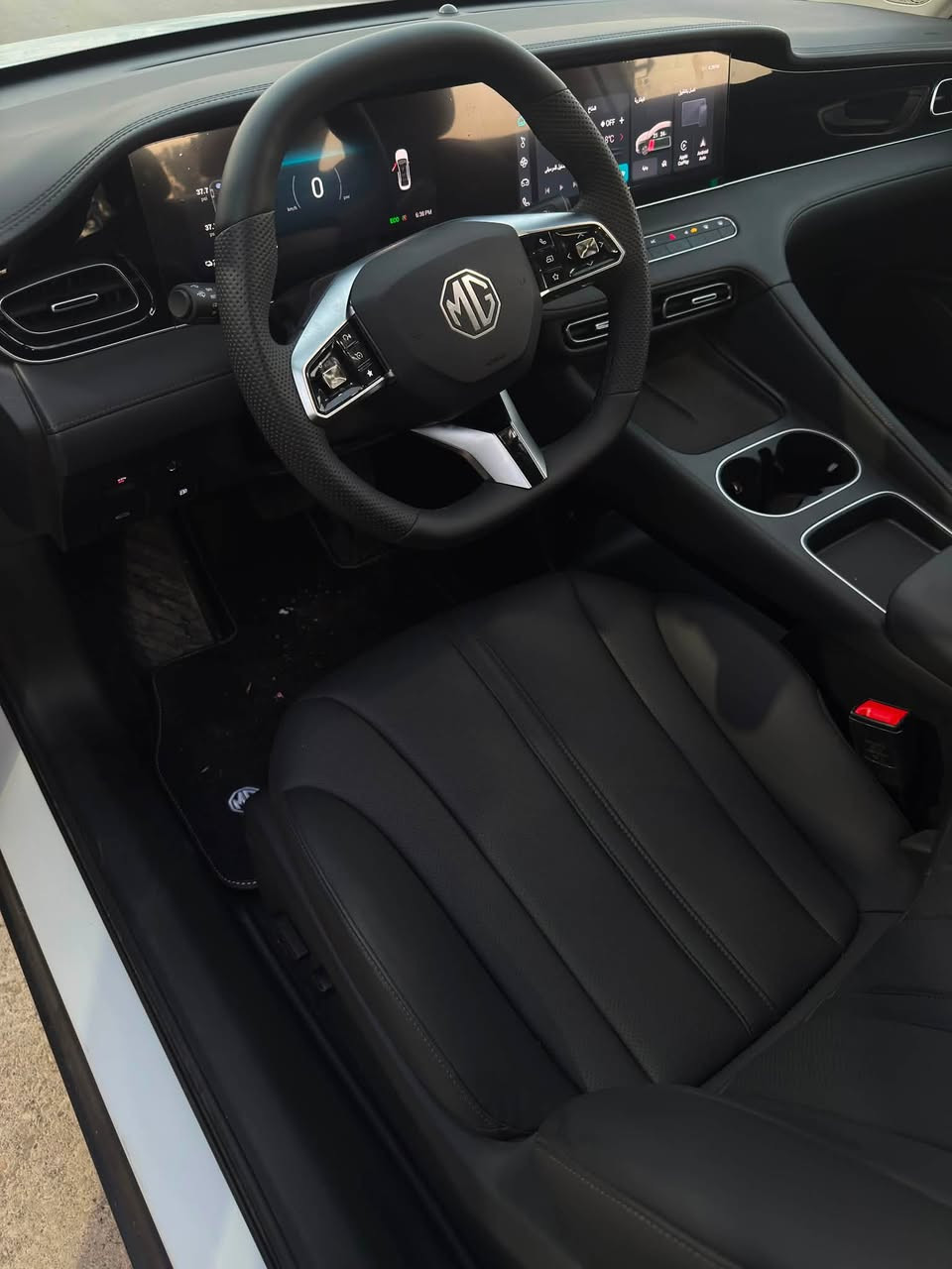 السلام عليكم
MG 8 PHEV

بلگين هايبرد + بانزين 

موديل 2026 

زيرو ماشية 800 كيلو ( 300 محرك + 500 كهرباء ) 

ضمان الوكالة 6 سنوات

 

المواصفات المعروفة :

كاميرة خلفية وحساسات 

مقعد السائق كهربائي 

تحكمات بالستيرن 

تثبيت سرعة 

مساعد نزول المنحدرات 

مانع اصطدام 

تحكم بالبريك 

فتحة سقف 

مرقم دهوك 

كامل الملحقات مع الشاحن 

مسجلة بأسمي تحويل ثاني يوم 

تواصل واتساب ***********
