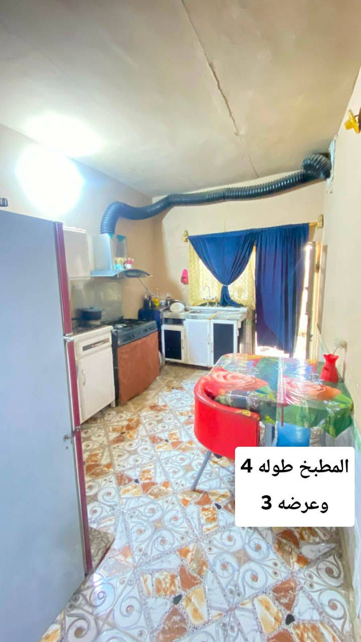سلام عليك بيت للبيع حي سكينه مساحه 130
***********

نص مكتوب في الصور:
- اصاله طوله 5 وربع وعرضه 4
- المطبخ طوله 4 وعرضه 3
- غرفه طوله 6 وعرضه 4