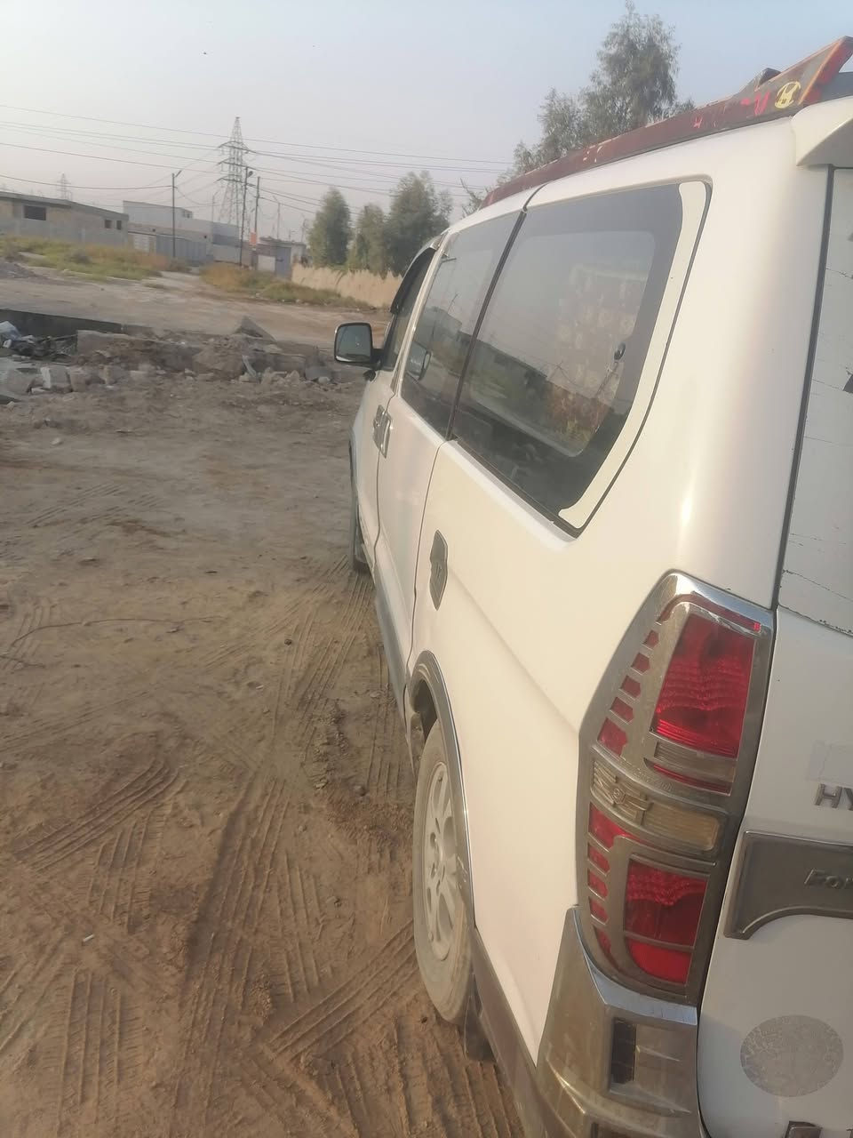 سلام عليكم ستاركس مفتوح محرك بي بخار تخم تاير باتري حداديه جديده قواعد دبل شركه تبريد ثلج  مكانه ديوانيه السعر ١٢٥ وبيها مجال حك الجيه للتوظيح القماره أثر خياس ومصلحهن
