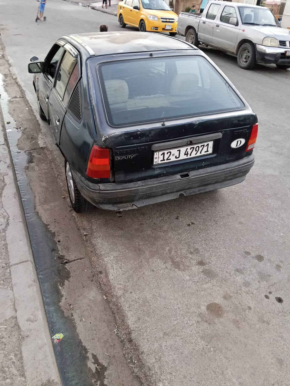 كاديت موديل 91 سنويه 30 اني شرعي محرك صرف شي قليل كير شرط شرط تحويل السعر 20 وبيها مجال 
***********
