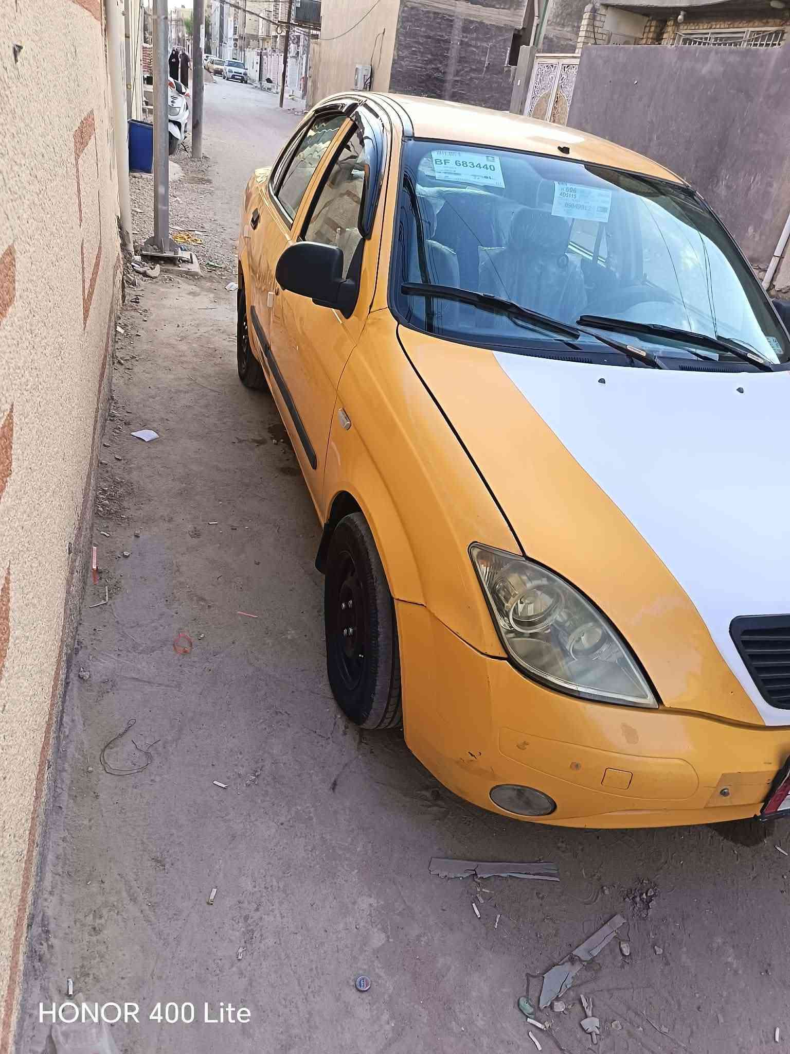 السلام عليكم طيبه للبيع موديل 15رقم بغداد سنويه جديد مصفرة هيه وغرامات تحويل مباشره  مكينه وكير وحداديه كله تمام سعرها 23ورقه مكاني كربلاء رقم التليفون ***********

نص مكتوب في الصور:
- HONOR 400 Lite