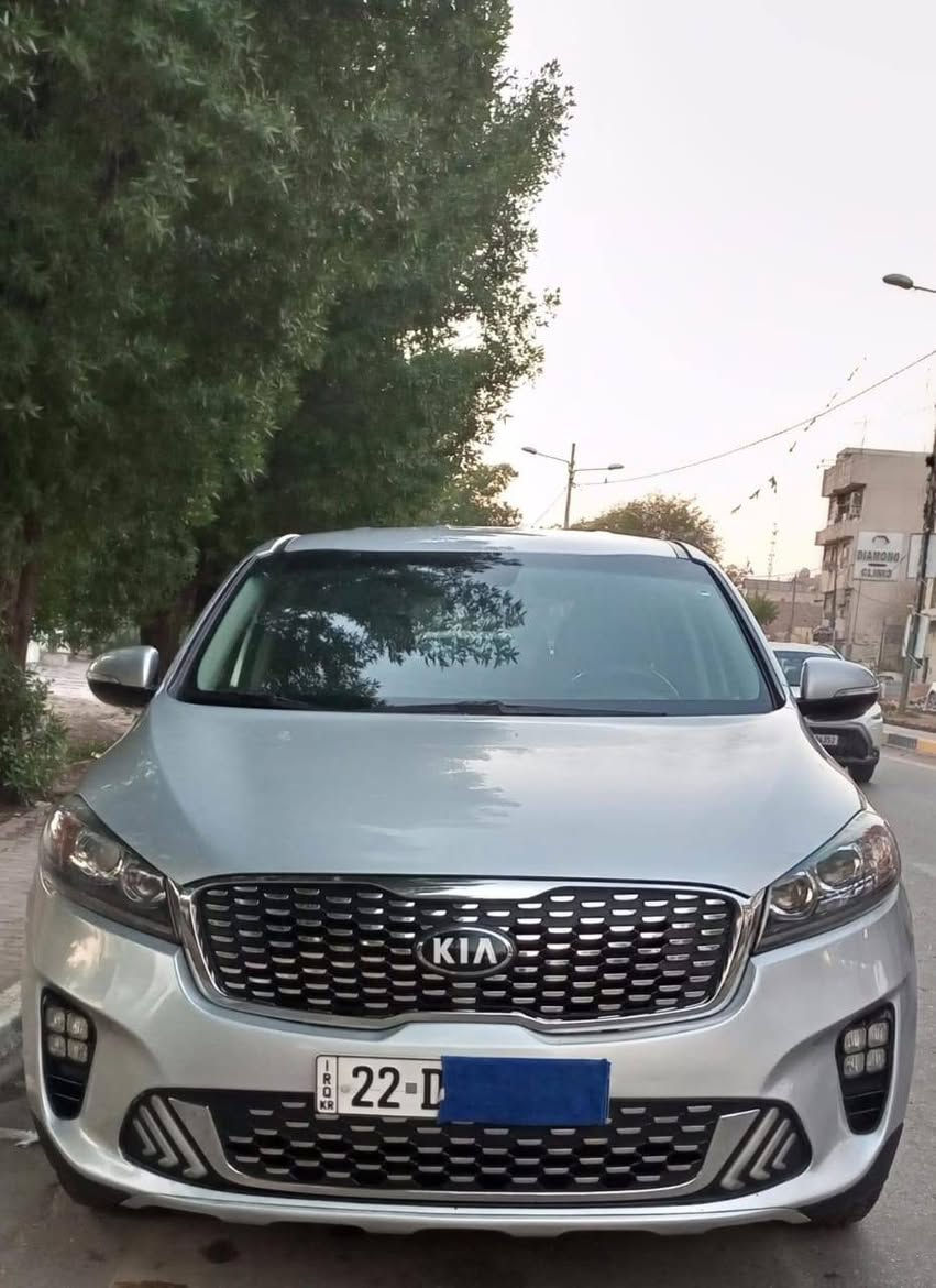 السلام عليكم كيا سورنتو 2020 سياره جديده وجاهزه على ايد وحدة بأسمى سياره كلين من امريكا بيه البنيد مع أبواب 2 جهت الصدر سبب الصبغ شخوط مكفوله من الحادث والدواخل ماشيه 70 الف سياره 6 سلندر 7راكب بغداد الكاظميه المقدس *********** سيد صفاء شبر
