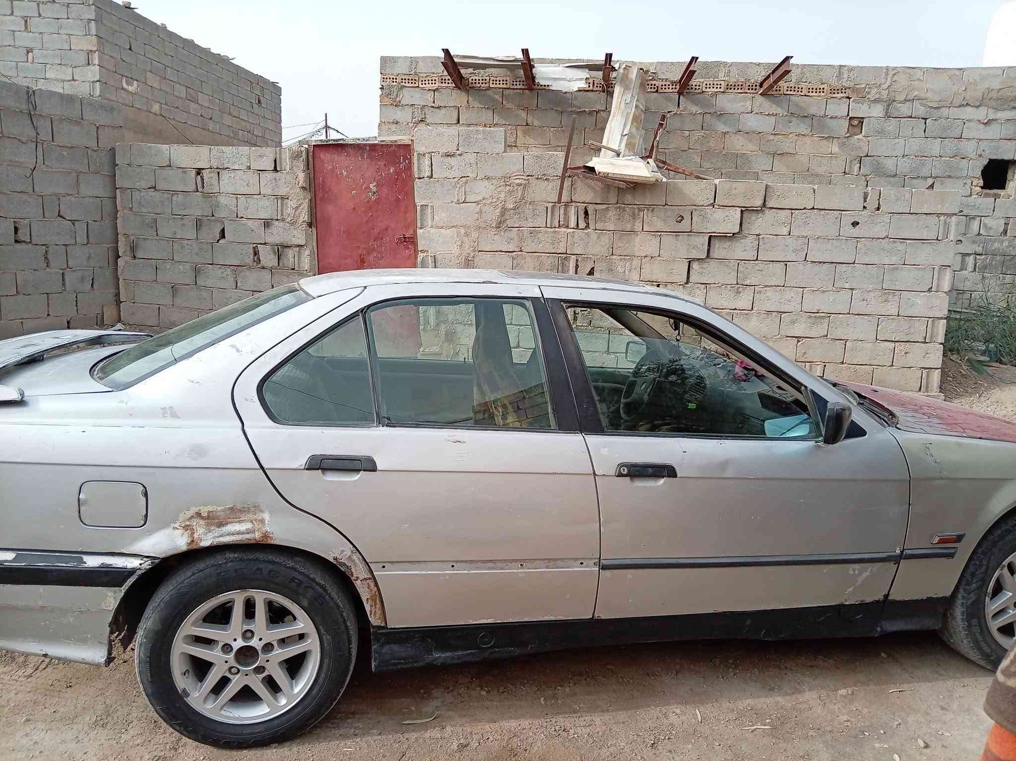 بي ام 325 • موديل ٩٢ • رقم بابل