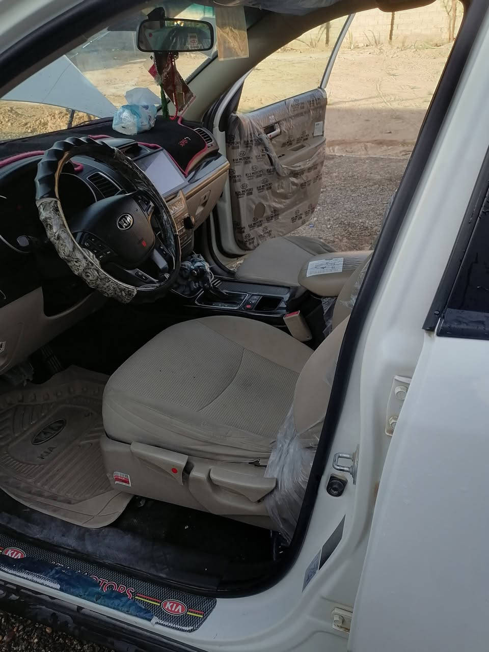 السلام عليكم ورحمة الله وبركاته من رخصة الادمن كيا سورنتو ٢٠١٤ خليجي ابيض
٧راكب

محرك ٢٤٠٠ دوش

ويل كب

شاشة

كامرة

تحكم ستيرن

كير ومحرك مكفول

والباقي كما هو موضح بالسونار

وباقي المواصفات معروفة عدكم

بيه بارد بسيط موضح بالسونار

السعر١٦٥ وبيه مجال

الشراي يتصل على الرقم ***********

 غير متواجد على الفيس
مكان السيارة بغداد تقاطع النهروان حي الخنساء
