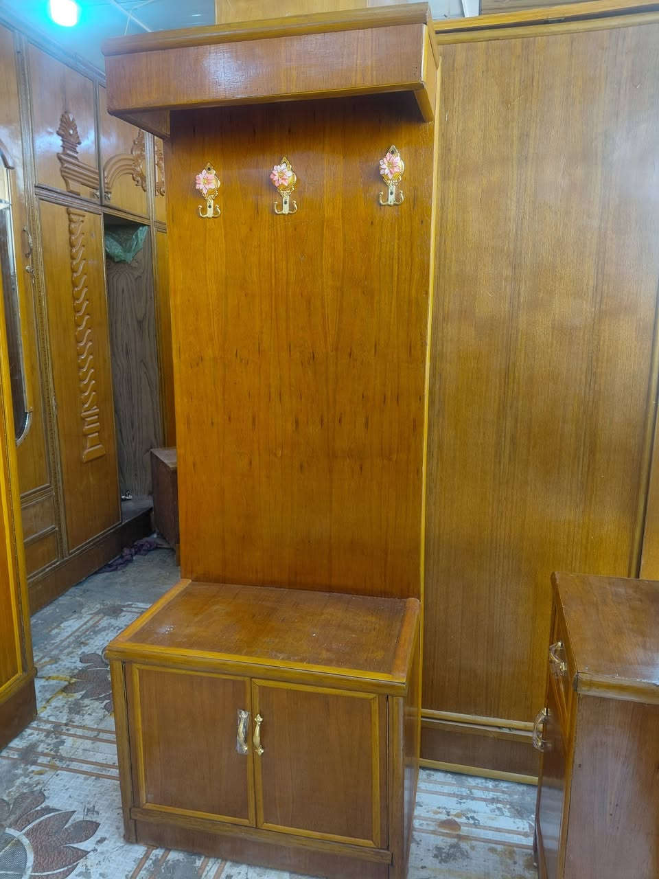 غرفه نوم ام السته صاج  طابق واحد تسكام ضهره معاكس ٥ ملم عنوانه كوت حي الجهاد شارع النجارين نجارة ومعرض الحجامي الاتصال او مراسلة الصفحه سعره مع الشد والنقل ٥٥٠ وبيه مجال ***********
