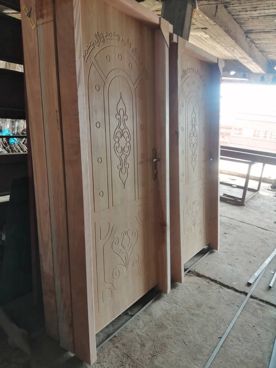 السلام عليكم..
يوجد لدينا ابواب خشب جاوي وابواب pvc حديث الصناعة و بكافة القياسات الرفاعي الحي الصناعي م ***********

