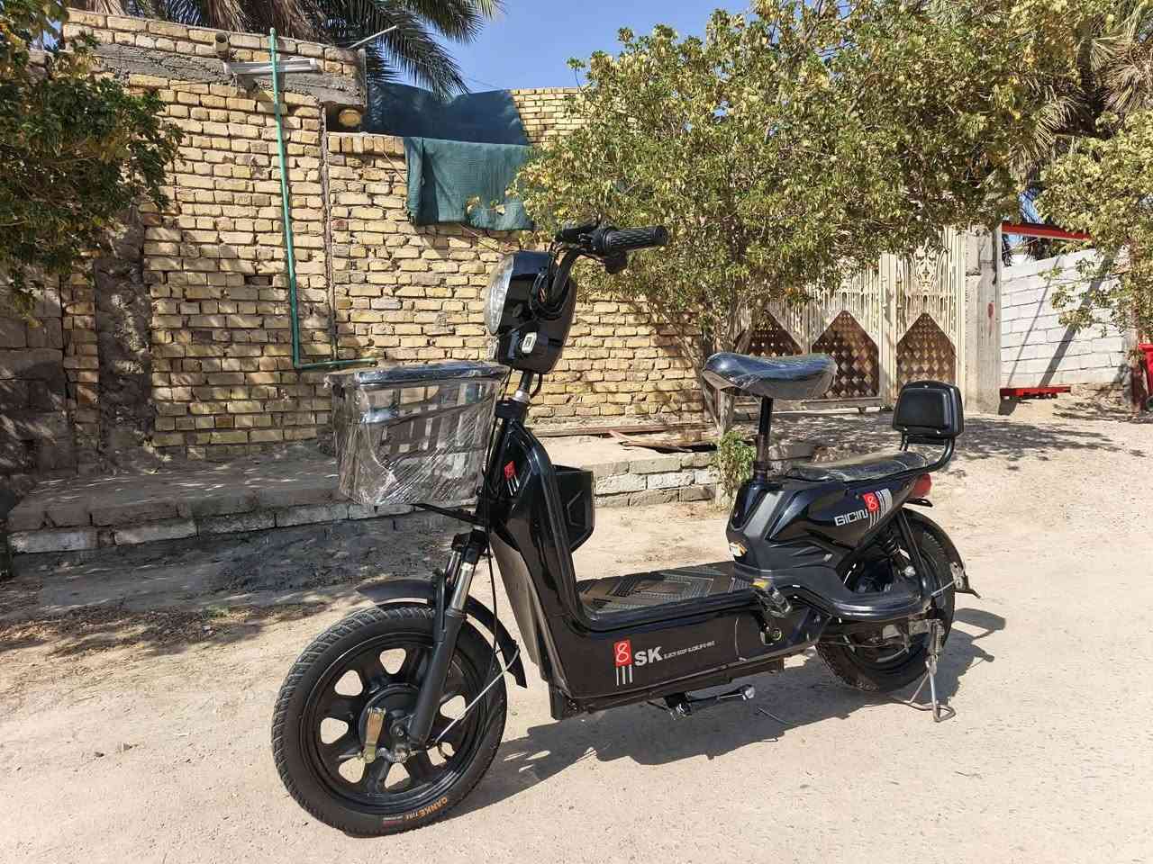 السلام عليكم دراجة شحن للبيع حجم 14     2025اربع بطاريات نضيفات تايرات جوبلس اشارة يمنة يسرة 3سرع حقيقي 40  متواجد خاص العنوان بابل 
للاستفسار اتصل ***********
