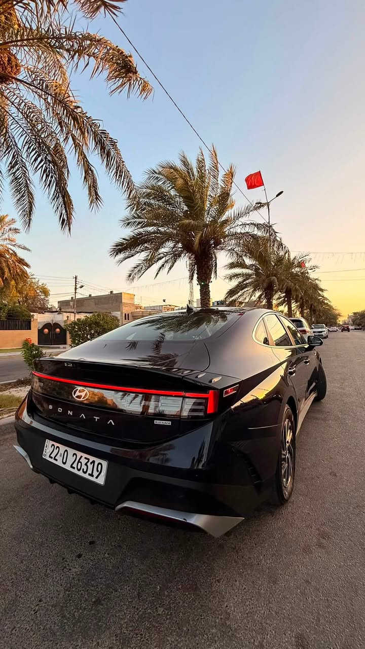 جديد و حصري و مناسب
هونداي سوناتا 2026 بلو هايبرد 
ماشية / 8000 ميل 
حادث السيارة / جاملغ صبغ و حافة البنيد فقط بدون دواخل شاصي لغد كفالة 
ايرباك فقط ستيرن و راجع سستم كله شغال
مواصفات السيارة /
شاشة كبيرة متصلة و كير تعليك و انظمة القيادة شبه الالية و تحكم التبريد يكون شاشة لمس
و نظام تقديم و ترجيع من خلال الريموت

سعر السيارة / 197 ورقة و بيها مجال 
مكاني بغداد السيدية 
***********
