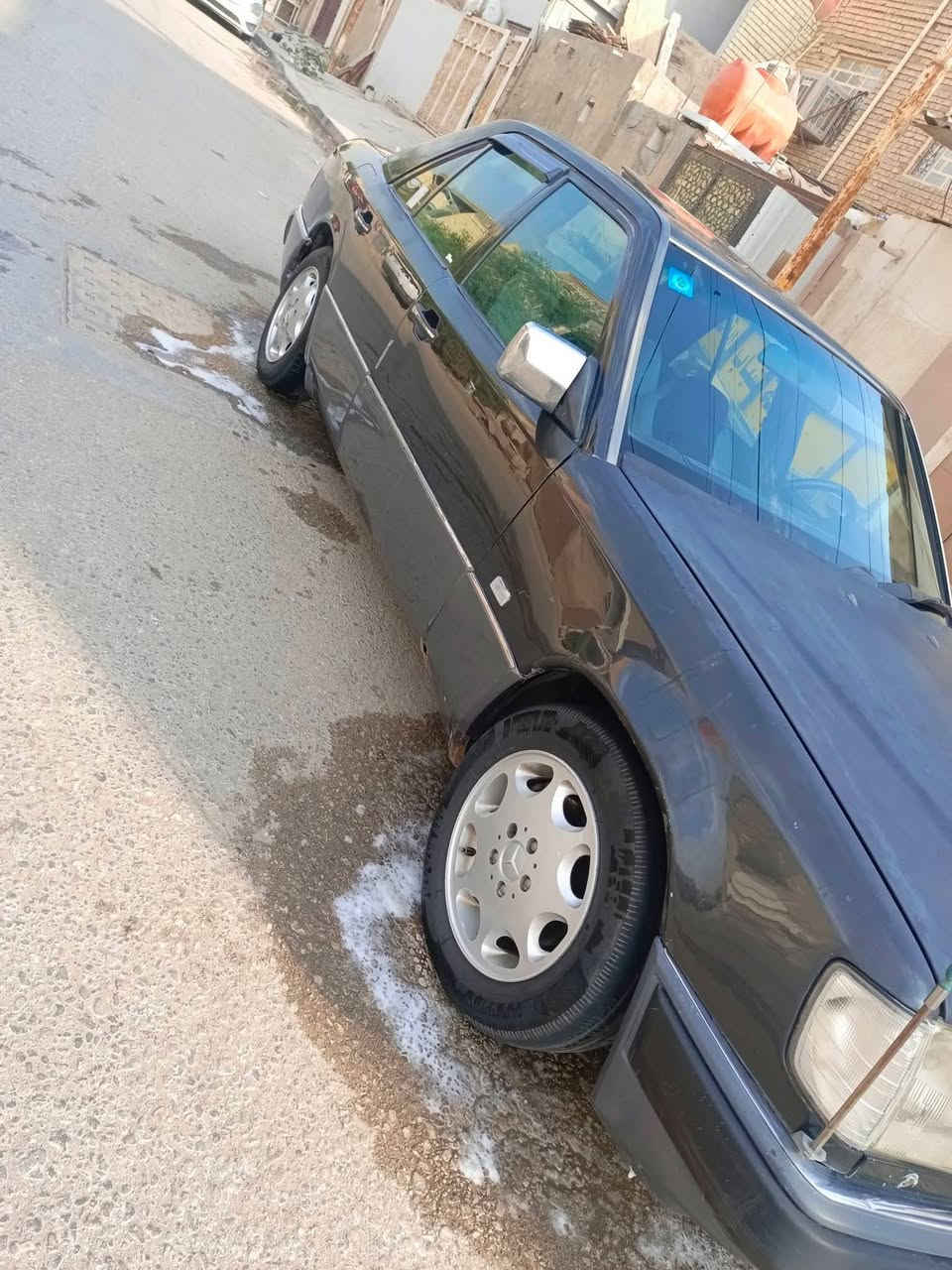 السلام عليكم البيع مارسدس دب 300 موديل 1993 رقم بغداد انكليزي بسمي سياره جاهزه مكينه كير حداديه تخم تأير تبريد مكينه بلاديه سياره بيه كص قماره فقط سياره مكفول من نقل جثه سياره فول فتحي كشنات كهرباي جلد   الهاتف *********** مكاني نجف
