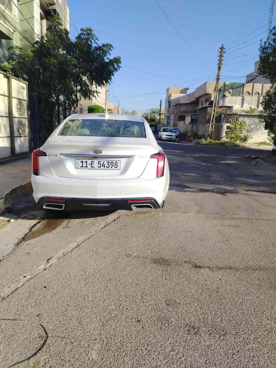 كاديلاك ct5  موديل 2022 رقم بغداد باسمي فول فووول مواصفات بيها قطعتين صبغ بدون دواخل والسونار موجود بالصور مكان السيارة بغداد السيدية رايدها ب 220$ وبيها مجال بيع او مراوس حسب القناعة للاستفسار ***********
