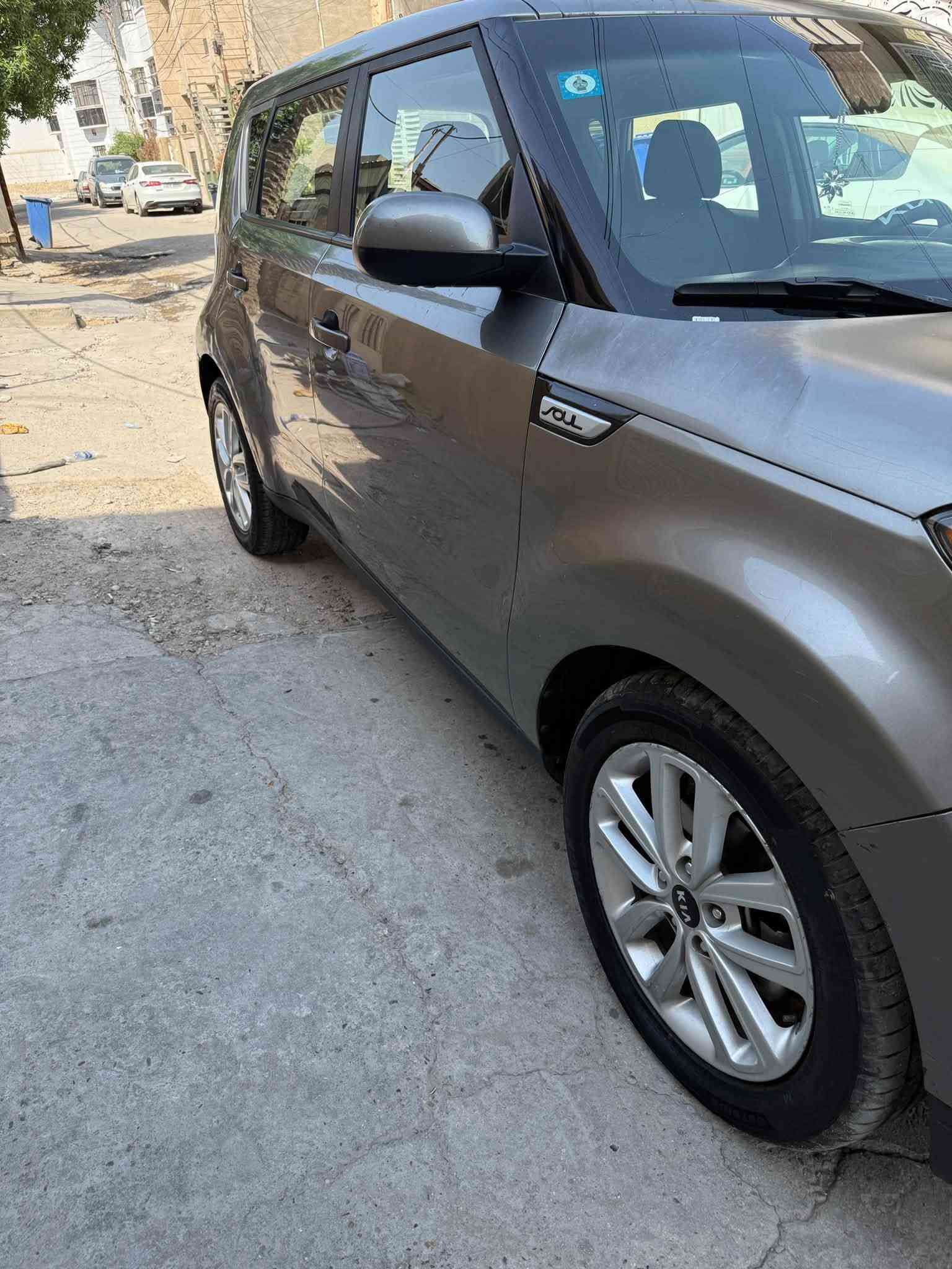 كيا صول ٢٠١٩ للبيع
وارد امريكي تبديل بجم امامي 
لون فيلي ماشيه ٩٠ الف ميل شاشه لمس تحكم ستيرن٣ وضعيات قياده (سبورت عادي ايكو) محرك مفتوح حجمه 2000 gdi مثبت سرعه تبريد خير من الله حداديه صدر جديده تخم تاير جديد غرفة السياره نظيفه ايرباك سترين طاك وكما موضح في الصور مع سونار للسيارة جديد العنوان بغداد الدوره السعر 110 $ وبيه مجال رقم الهاتف ***********

نص مكتوب في الصور:
- MASTER CHECK
- (
- ماستر جيك
- )
- سونار الكتروني لفحص السيارات
- رقم العجلة : 20668
- نوع العجلة : فول
- تاريخ الفحص : 026 \ 9 \ 6
- وقت الفحص : 5:45
- ملاحظة :
- ضرر في صبغ القمارة + رذاذ
- رصعات + خدوش
- بارد + رصعات + خدوش
- جزء من براغي الجاملغ مفتوحة
- تبديل + بارد + ضرر + رصعات + خدوش
- تبديل اصلي + صبغ في المكان المحدد
- تعمير في اللغد الايسر + ضرر في البراكيت + تبديل بدنة
- سونار الفحص للسيارة بالكامل من الداخل والخارج باركود موقع السونار ماستر جيك السونار الالكتروني لفحص السيارات MASTER CHECK نوع العجلة : صول رقم العجلة : 20668 تاريخ الفحص : 2026 \ 9 \ 6 محرك : مفتوح + نضوح ملاحظة : لا يوجد ناقل الحركه : سليم كهربائيات : الايرباك غير سليم