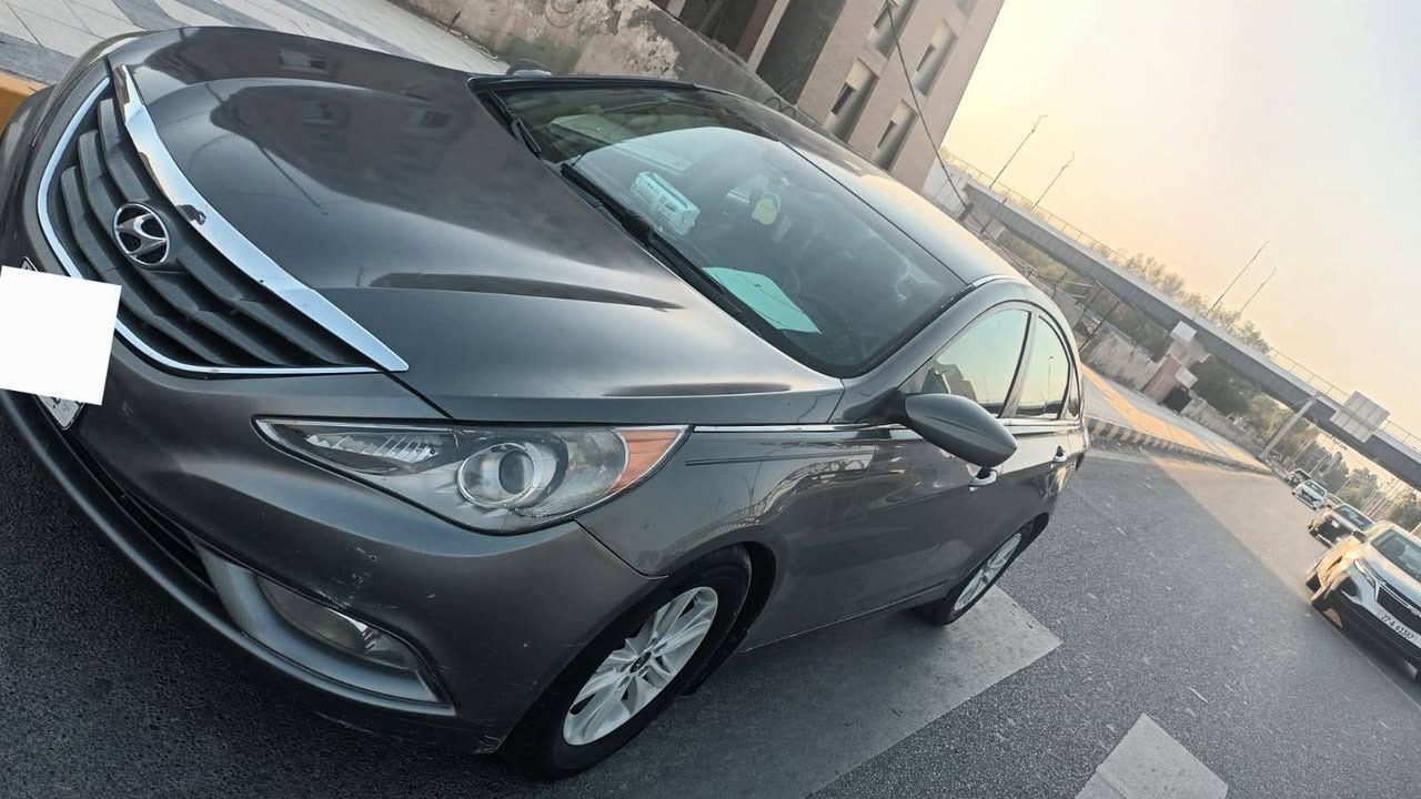 يا الله سوناتا موديل ٢٠١٣     السعر ٨٤
مكفولة من كلشي 

ماشية ١٨٠ حقيقي

رقم السيارة بغداد بأسمي

 السنوية لحد ٢٠٢٩

كير و مكينة ما مفتوح بلاد وضع الشركة 

السيارة جاهزة 

(كير ، مكينة ، حدادية ، تبريد ، تاير) لوك  

سيارة ما تصرف عليه و لا ألف 

ملاحظة ان ضربة السيارة حافة الجنطة فقط 

مكان السيارة ذي قار مركز

رقم الهاتف ***********
