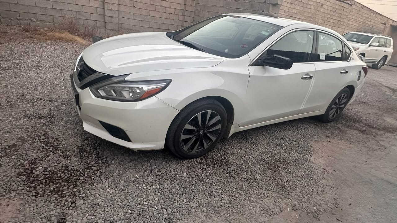 نيسان التيما ALTIMA
موديل 2017 ( كلين)
فئة +SV
بصمتين +تشغيل عن بعد
تدفئه كشنات + كشن كهربائي
كاميرا 
تبريد قطعتين 
سقف بانوراما
رادارت

مكان السيارة  ديالى _بعقوبة
***********
