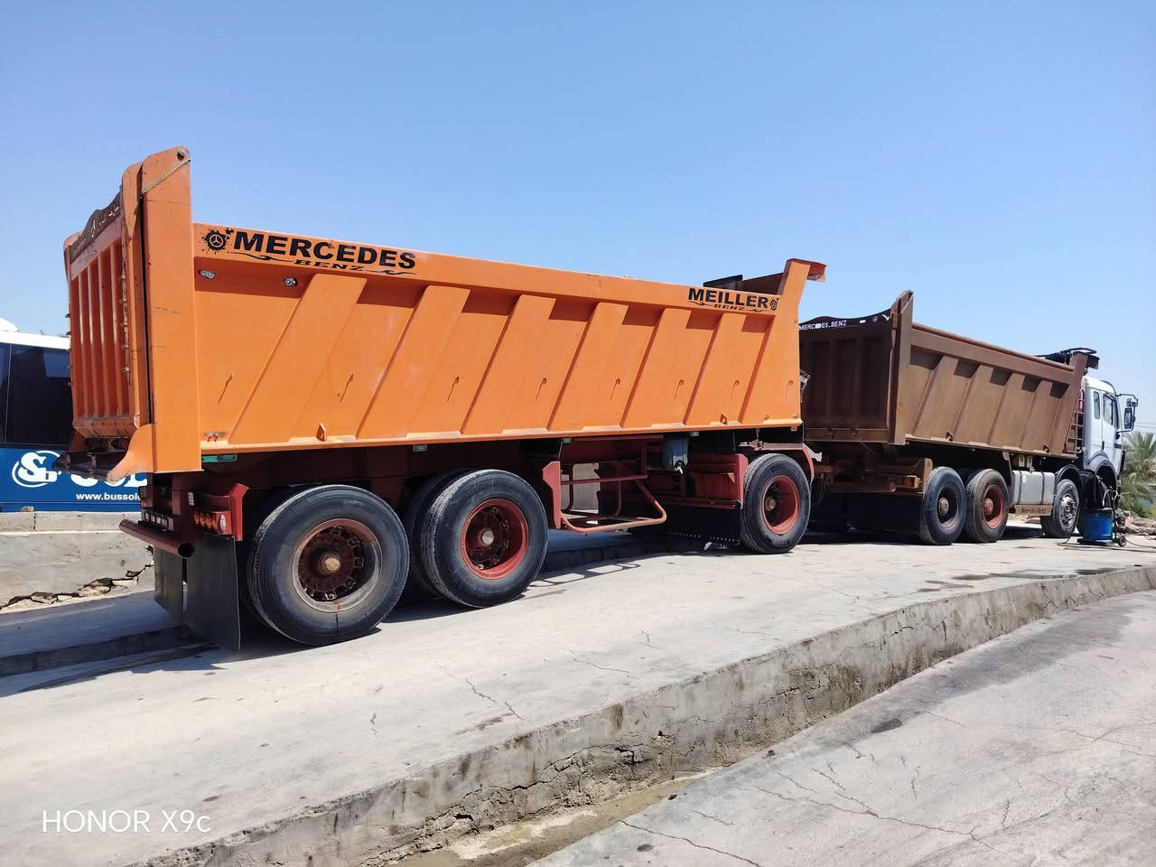 البي عكرب مديل 92 اصل مكينه 44 ستندر كير 210 رقم نجف بسمي مداور ثاني يوم مربوطه قاطره ومقطوره 3 لوحات رقم انكليزي ***********
