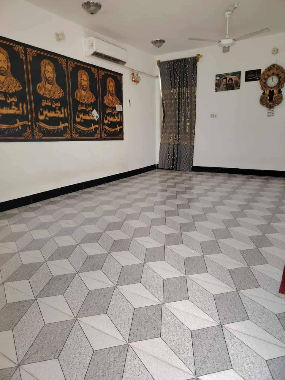 علوه الفحل
دار للبيع مساحة 400 متر
بصف جنات الكوفة بالفرع
تقع بين شارع الفلل وشارع جنات الكوفة طريق الزوار
البناء أساس وسقف صب كونكريت وبناء طابوق جمهوري
تحتوي على غرفتين كبار واستقبال وصالة ومطبخ كبير
سند 25 مشمول بالتطويب وترقيم بلدية
السعر 90 مليون وبيه مجال
للتواصل عالخاص أو واتساب على الرقم ***********
