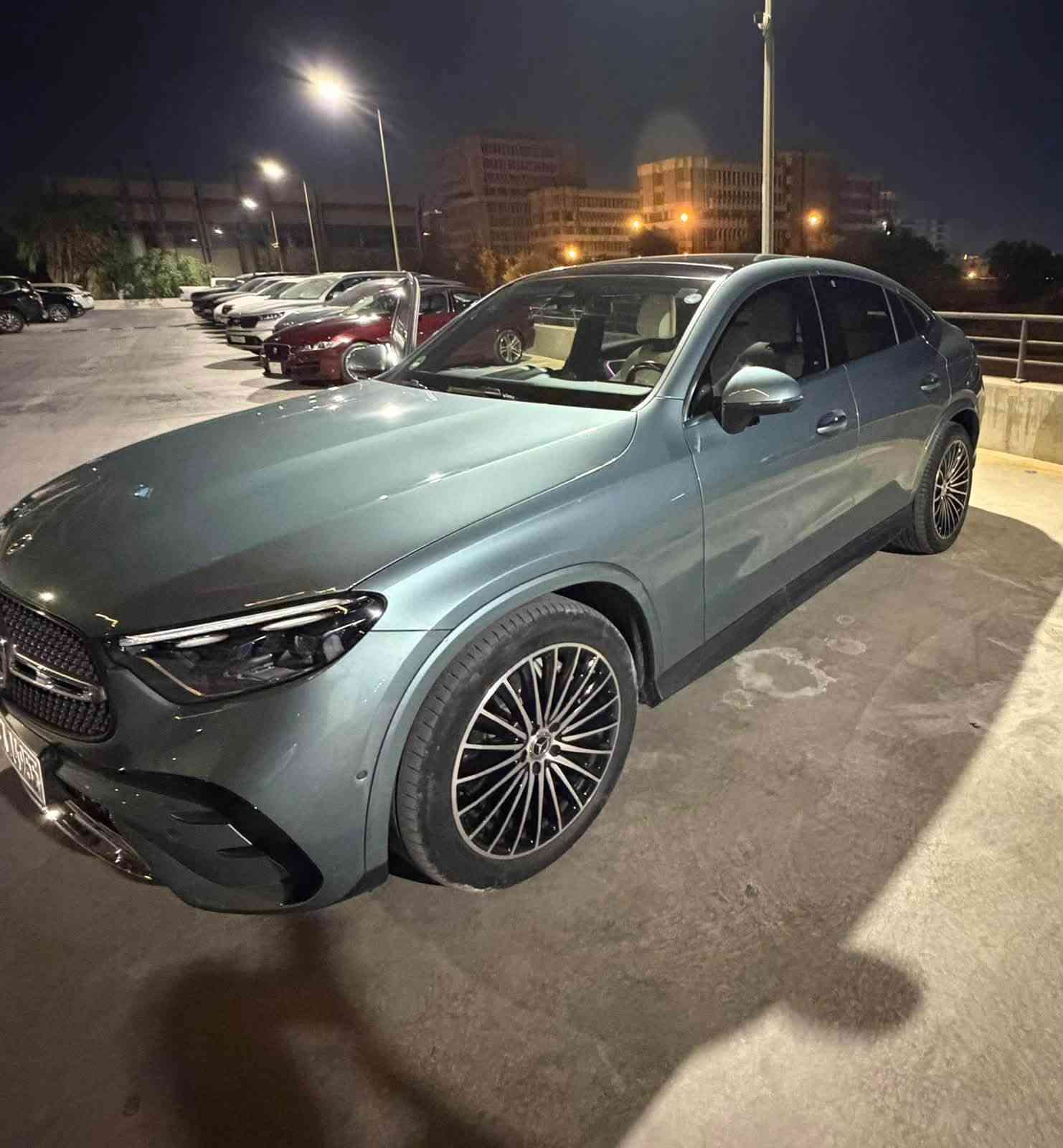 مارسيدس GLC200 coupe AMG
موديل ٢٠٢٥ 
وارد امريكي كلين تايتل 
ماشية ١٧٥٠٠كم
فول موصفا
رقم أربيل السعر 57 الف دولار 
مكان بغداد تواصل ***********
