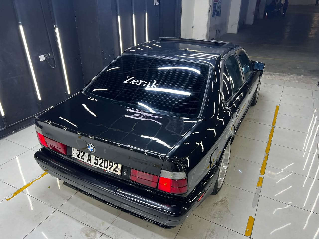 سلام عليكم 🫡 
بيئم دبليو 1993 فول فول مواصفات ☝🏽
اصل فصل 525 گير توماتيك بلادي 💯
السياره من الدعاميه للدعاميه كله بلادي 👍🏽
سلايت كهربائي + كشنات جلد + كشنات تدفئه 
تبريد ثلج ثلج 🥶 + لايتات زينون + لايتات حلقه + بنكه كهربائيه 
بجم عريض + وياله و دعاميات M + دبل ايرباك 
بريك ABS + ماشالله بحياتي ماشايف هيج تبريد بارد 🥶
گير محرك بشرط بل باكيت لا صرف لا بخار كلش جديد 🆕 
الله شاهد سياره مال جناي شغل و اطلع دينار مصرف مابي
تخم تايرات جديد + صدر امامي خلفي جديد + دسكات جديد
السياره بدون ضربه + بدون خياس + فقط صبغ جماليه فقط ماشاءلله ماباقي هيجي سياره نضيف الي يشتريها يشوف الف خير
رقم اربيل رقم سنويه هزه كله جديد بسمي شخصي لحد 2031
العنوان ~ كلار قضاء سليمانيه 📍
السعر ~ 77 ورقه وبيها مجال 💸
الهاتف ~ ***********
اخوان السوك كلشي بي حتى ب 20 ورقه اكو بس كلشي بسعره 
ملاحظة ~ تجي اذا مو مثل المنشور و مو مثل الصور مصاريفك عليه
