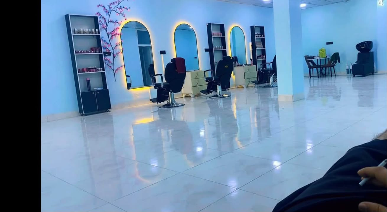 سلام عليكم
غراض صالون كامل للبيع كلشي و سعره وإذا تريد كامل نجرده و تدلل حته بدالات عندي موجود ماسنجر و واتساب
*********** و تريد تصال موجود ع هاذا الخط
***********
