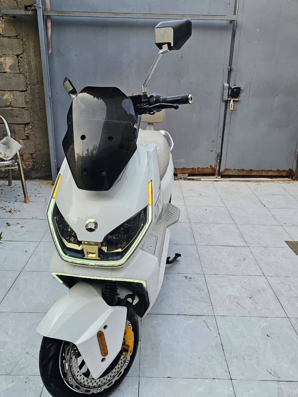 دراجة شحن للبيع دريم 6
(ضمان على كل قطعه بالدراجة)
:المواصفات
1 شحن يدوم من 50كيلو الى 80
2 جهاز انذار + مانع سرقة
3 تشغيل عن بعد + قرب
4مانع انزلاق 
5 بيها بگ
6 الجنطه تفتح على السويج وبصمه او دگمه
7 بلاتوث + مانع انزلاق + اشاير حساسات كامله 
أي استفسار خاص ***********
