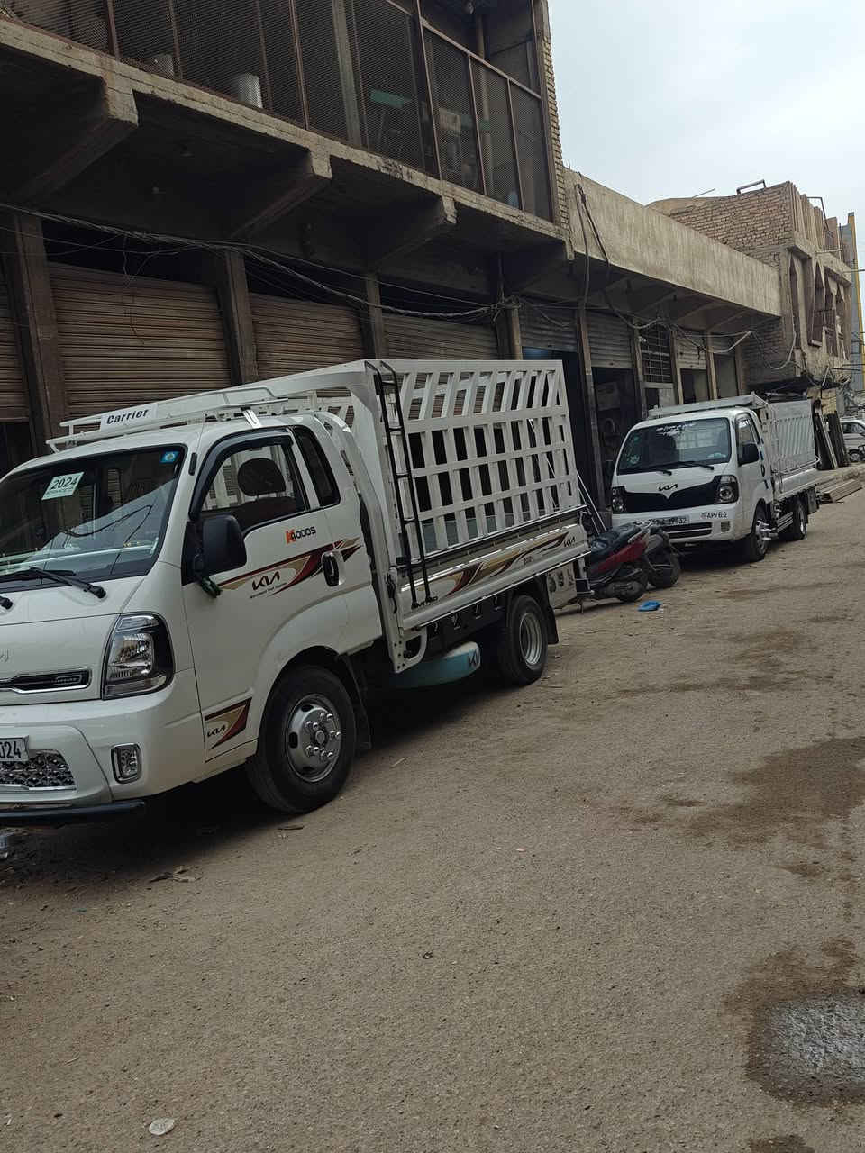 السلام عليكم كيا موديل 24 فهد ماشي 60,000 تاير درع بالقدام يه السيستم سياره جاهزه بدون محجر مكان السياره الناصريه بابل رقم الموبايل ***********
