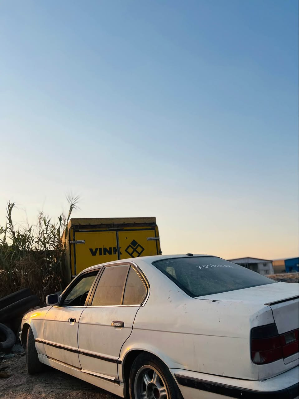 Bmw مؤديل١٩٩٢مه كينه سەقەڕ ئارمی هەولێرە بە علوج دەیفرۆشم بێ دەعم و لێدران سبوغ بیلادی سعری ٢٠ومەجال***********(vibar) أربيل, العراق

