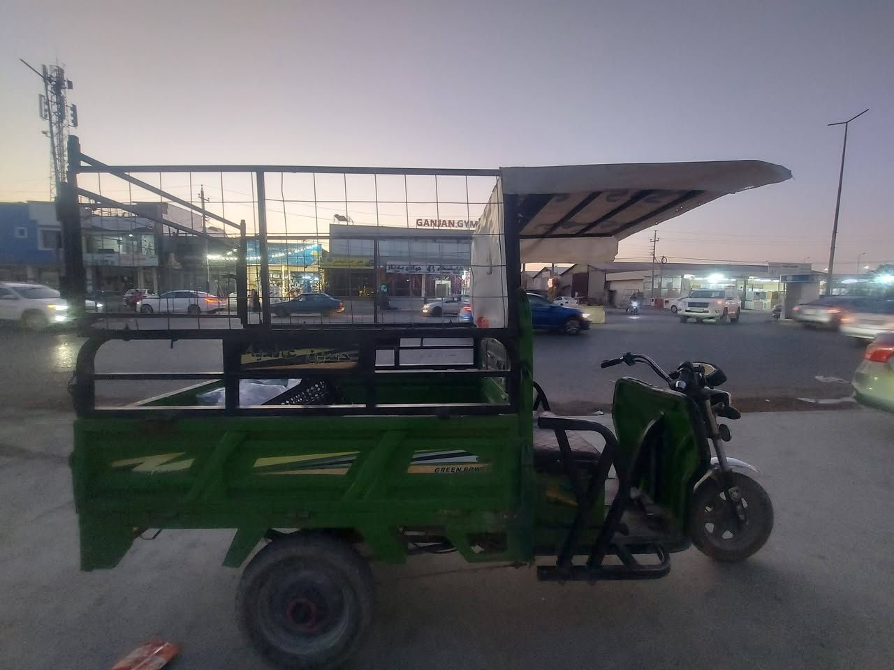 السلام عليكم
ستوته شحن للبيع موديل 2023
5بطاريات  صار اربع اشهر من بدلتهن
الكهربائيات كلها جديده
الستوته نضيفه   
السعر 500دولار
اربيل بحركه 
***********
***********
