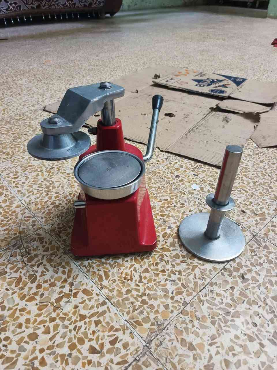 السلام عليكم يوجد اغراض مال مطعم شوي للبيع بي اسعار مناسبه اشتريد اغراض دزلي صوره وردلك السعر اوتدلل 
شيش كباب عدد 850شيش ماطور ي حجم 2500عدد 2 مكينه مثرامه اخو الجديد مستعمل شي قليل كهرب او بانزين حجم 32 قلاية مال بركر عدد 2كابسيسه قالب مال بركر عدد 1ثقالا مال بركر عدد 1مبرده حجم 2500عدد 1علمن الموبرده سولان ايرانيه جديده ماطور مال شريكة اخوان ايغرض دزلي صورتو وردلك السعر اوتدلل 
***********
***********
