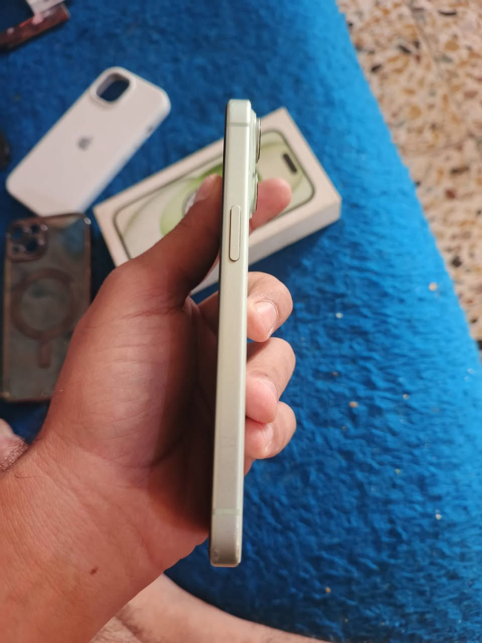 ايفون ١٥ • بطارية ١٠٠ • عدسة ٠٫٥x