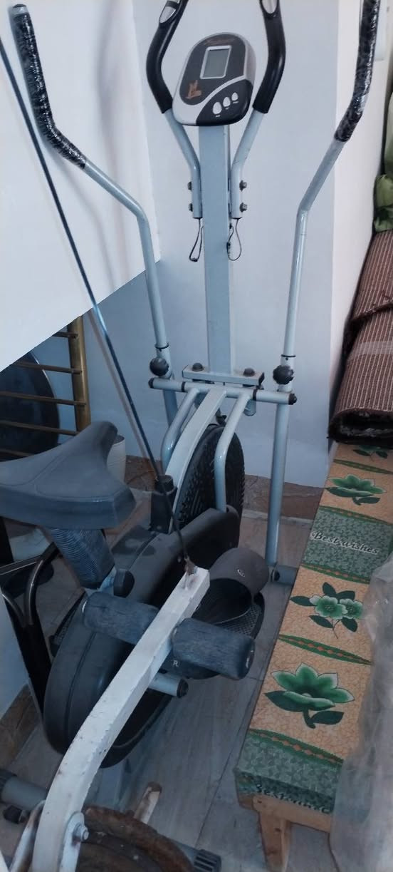 السلام عليكم عندي مجموعه
من الاجهزه الرياضية للبيع باسعار مناسبة جدا ولمزيد من التفاصيل اتصل على الرقم***********
