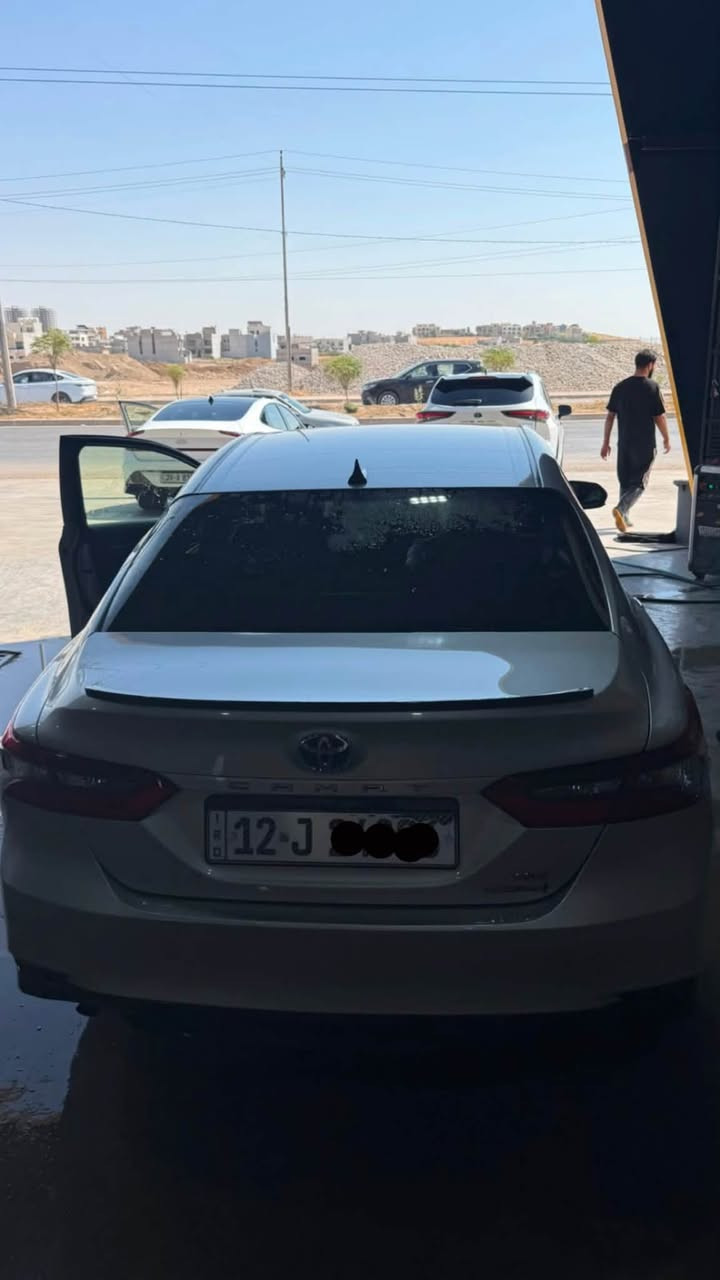 كامري موديل ٢٠٢٢ هايبرد
٤ قطع صبغ بدون دواخل 
رقم نينوى وبأسمي 
السياره موجودة بدهوك 
مواصفات الكامري معروفه 
***********
