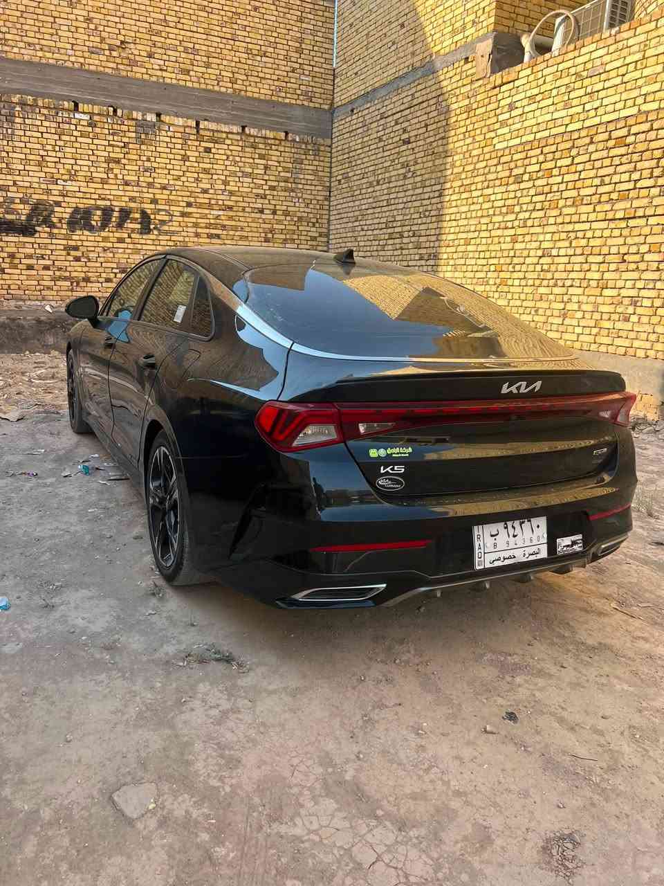 السلام عليكم كي فايف للبيع
امريكي 
جي تي لاين 
المواصفات 
كشنات جلد 
كشنات الأمامية كهرباء 
رادار امامي خلفي 
توقف ذاتي 
مثبت سرعه 
سايد بريك كهرباء 
ضررها بنيد وجاملغ صبغ وضرر خفيف بالبرانكيت وهنا بالعراق صار شخط بالبابتين مال صدر ونصبغن على كد الشخط 
سيارة نضيفة وجاهزه من كل النواحي تبريد كير مكينة حداديه كلهن جدد 
تخم تاير وباتري جدد 
رقم بصرة معوقين باقي اقل السنه وتصير حره عندي وكالة عامه من المعوق 
السعر 128 وبيها مجال بسيط 
مكان السياره الناصرية مركز 
للأستفسار ***********
