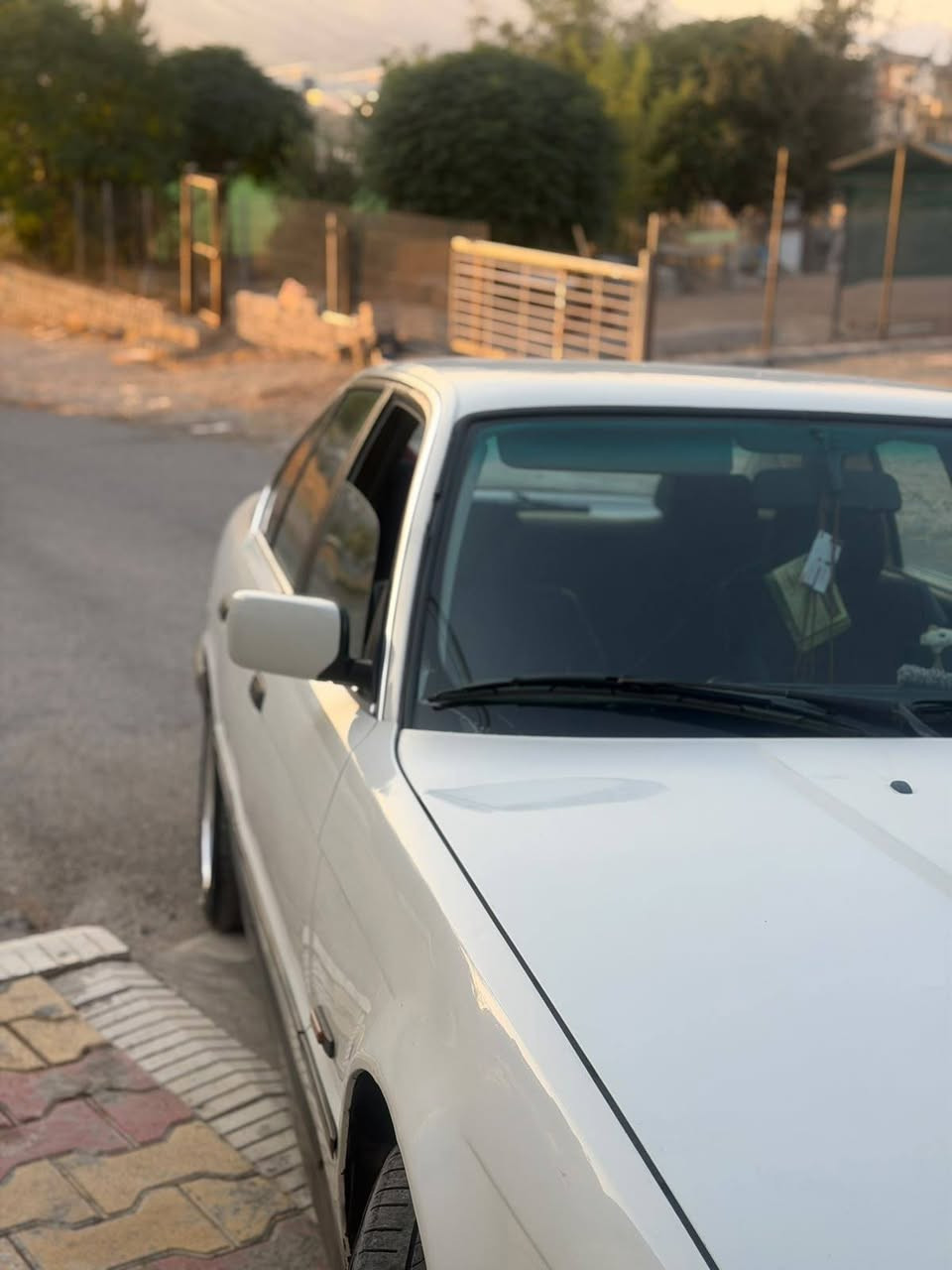 سەرەتا بەناوی خوای گەورە
BMW_525_1990
ڕەقەم سلێمانی 
گێڕ عادی و تەبرید بەس غازی نەقسە و دوجام کارەبا و ئەکسل قفڵ
مەکینەو گێڕی بەشەرت  پێش و دوا کەپس
سەیارەکە زۆر جوان و جایزە 
سعری 55$ معامەلەیەکی برایەنە 
ژ.م ***********

