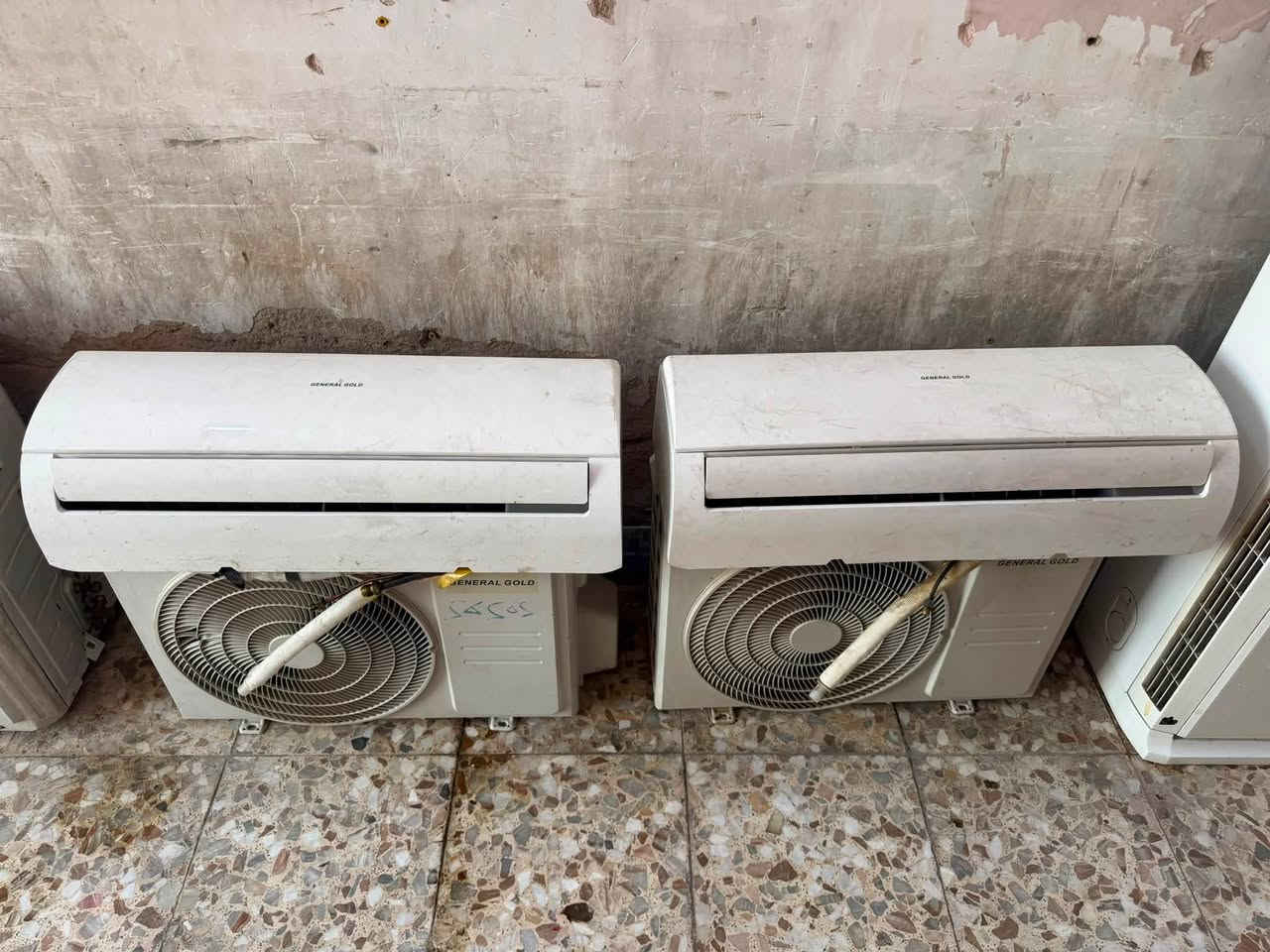 توسوت ٢طن انفيرتر غاز مقفول نقص بوري فقط 

توسوت طن ونص خارجية وداخلية فقط 

جنرال كولد 1 طن عدد ٢  خارجية وداخلية فقط 

جميع الأجهزة بلادية شرط الشغل والظمآن 

سعرهم شلع ٧٠٠ قفل 

البيع شلع فقط 
عنوان /بغداد /حي اور 
***********
