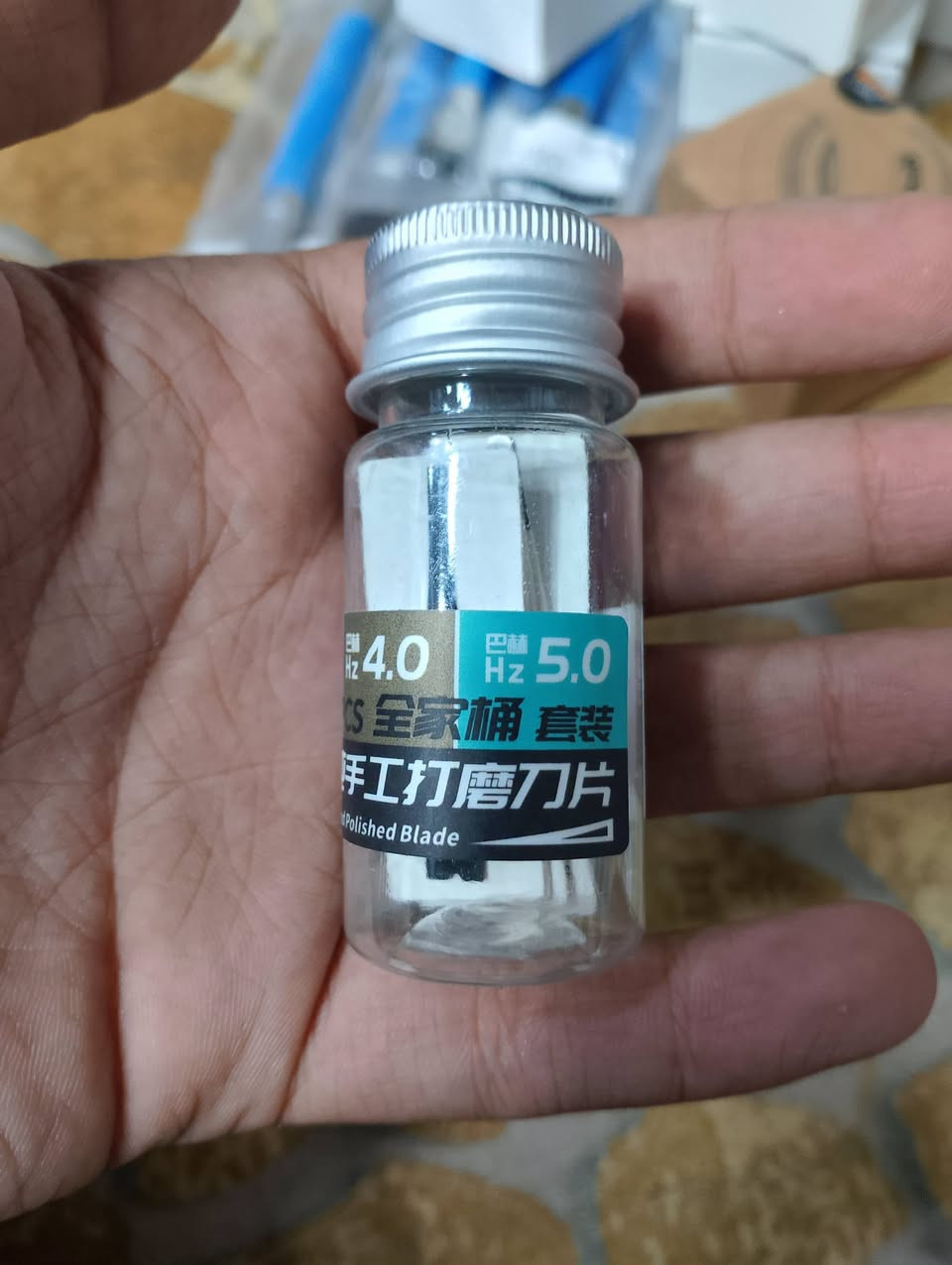 بكج كامل عدسات 
12 عدسه انواع مختلفه 
3 فلاش عدسه
8 فرچ تنضيف 
8 شفرت
مجموع 31 قطعه
يوجد توصيل لجميع المحافظات 🛵 
***********6
